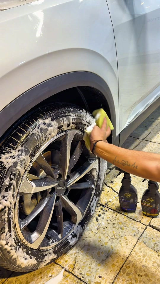 منتجات المهندس للعناية بالسيارات TIRE علمع تابرات % منتج ألماني أصلي 100 حماية ولمعان يدومان حتى 10 أيام مع مقاومة للأوساخ والغبار. • توصيل مجاني إلى جميع محافظات العراق. للطلب والاستفسار: *********** *********** واتساب أو اتصال #احمد_المهندس_لتجاره_السيارات #اكسبلورexplore #اكسبلور 
