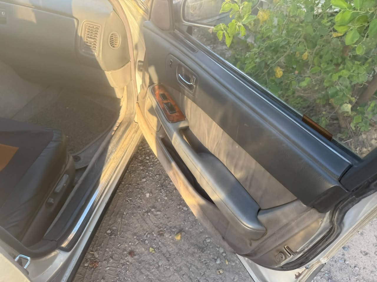 لكزس ١٩٩١ • نظيفه • دولي ببغداد