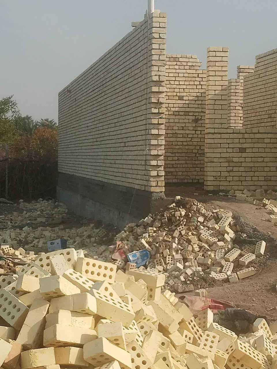 خلفه بناء متفرغ حالين الدبل ***********
