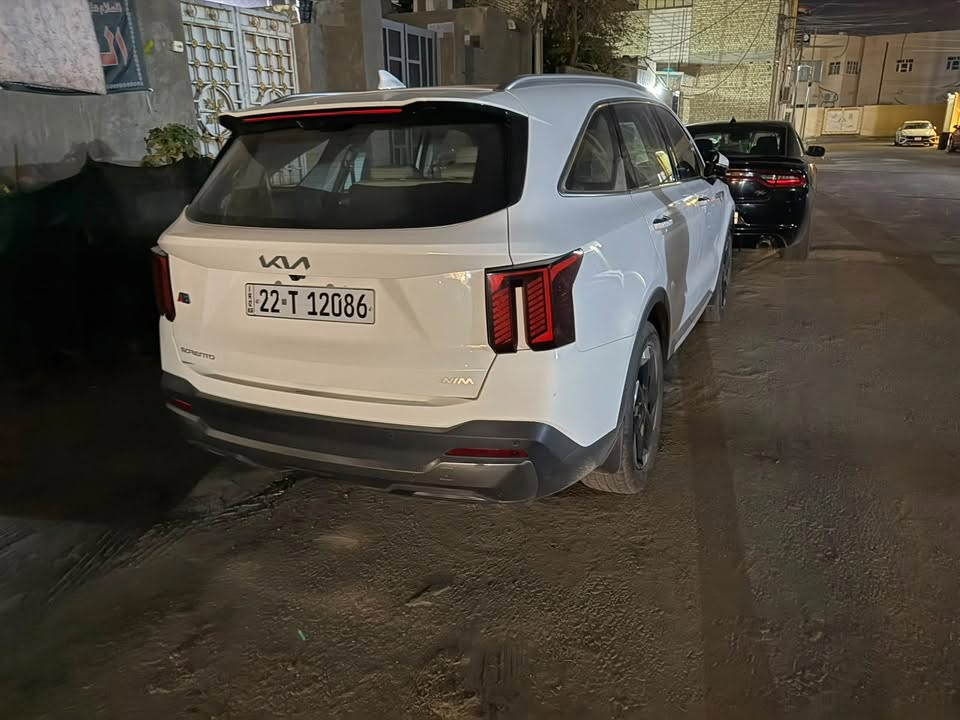 سورنتو ٢٠٢٥
٦ سلندر 
كشنات جلد تدفئة وتبريد 
كامرات محيطية ٥ كامره
داته شو 
اشاير مزوده بكامرات 
رادار امامي خلفي
توقف ذاتي خلفي
ماشية27الف قابله للزيادة 
***********
