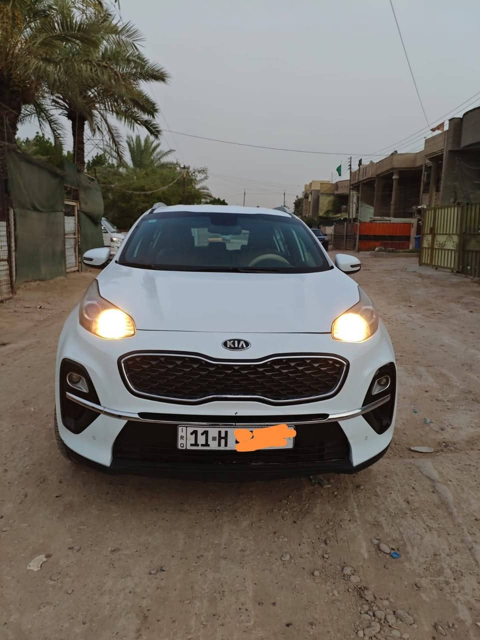 السلام عليكم 
النوع : كيا سبورتج (خليجي)
الموديل : 2019 شكل ال2020
الرقم : بغداد 
السياره :  
المواصفات : جلد تحكم استيرن  
* محرك : 2000 دوش
* شاحن وايرليست
* حساسات اماميه خلفيه
* كاميره + شاشة + فول تحكم ستيرن
* اشاير بلمري + المري شفط
* LED نهاري 
العنوان : بغداد - الدوره الكفائات 
السعر : 185 ورقه وبيه مجال 
باقي التفاصيل الاتصال ؏  واتساب 
***********
