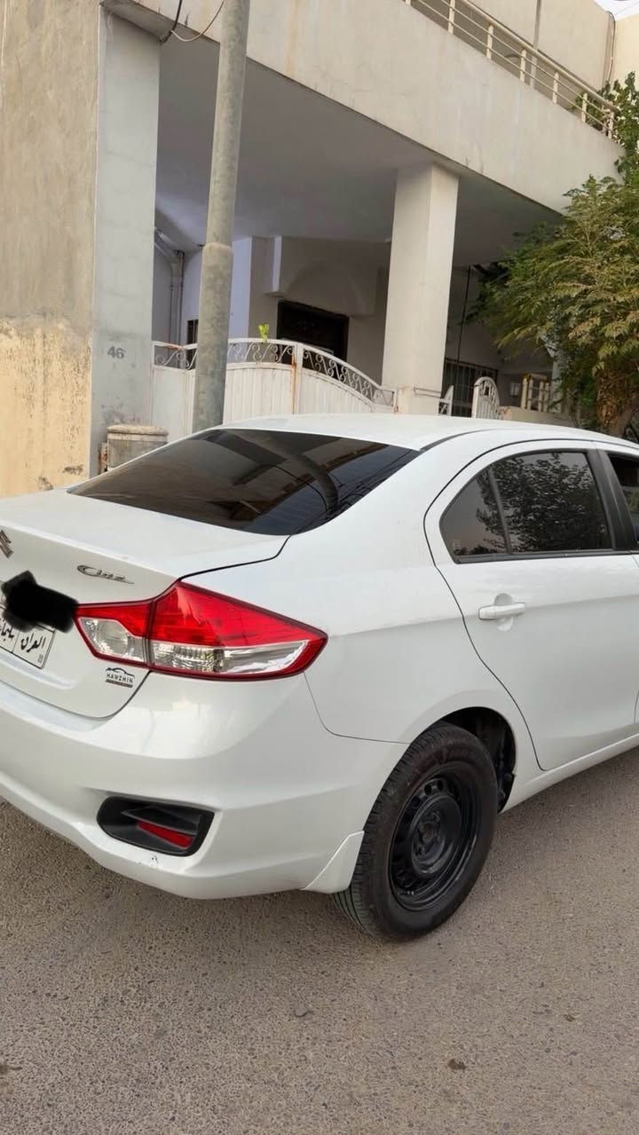 Suzuki claz 2017
سوزوکی یابانی ئەسلی ١.٦ لیتر
سەیارەیەکی تا بلێی پاک و بێ کێشەیە
٢ ساڵ زیاترە لای خۆمانە و سەیارەکە لۆکە
تەنهاو تەنها ٣٣ هەزار کیلۆمەتر رۆشتووە وەک سفر وایە
سەیارەکە رووبعێکی بۆنیت و روبعێکی چەمەلەخی پێشەوەی بۆیاخە 
ناو زەردە
کوشن جلدە
سوکان ڤۆلیومە
چوار جام کارەبایە
تەبرید مەرکەزییە 
بلوتوزە
نرخی ٨٩ وەرەقەو مەجالی کەم
بۆ زانیاری زیاتر پەیوەندی بکەن 
***********
سەیارەکە لە سلێمانییە و تەحویل و غەرامە بە شەرت السليمانية, العراق
