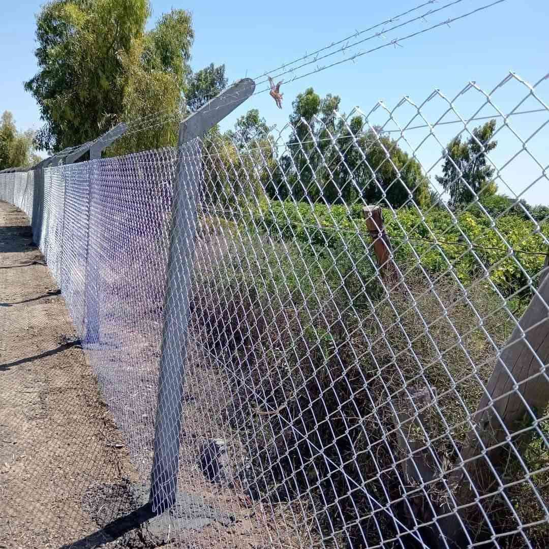 *********** *********** نعمل في جميع المحافظات العراق سعر المتر من ٥الف الئ ٩ حسب سمك السيم وحسب مواصفات العمل يا نوعيه تريدهه موجود

