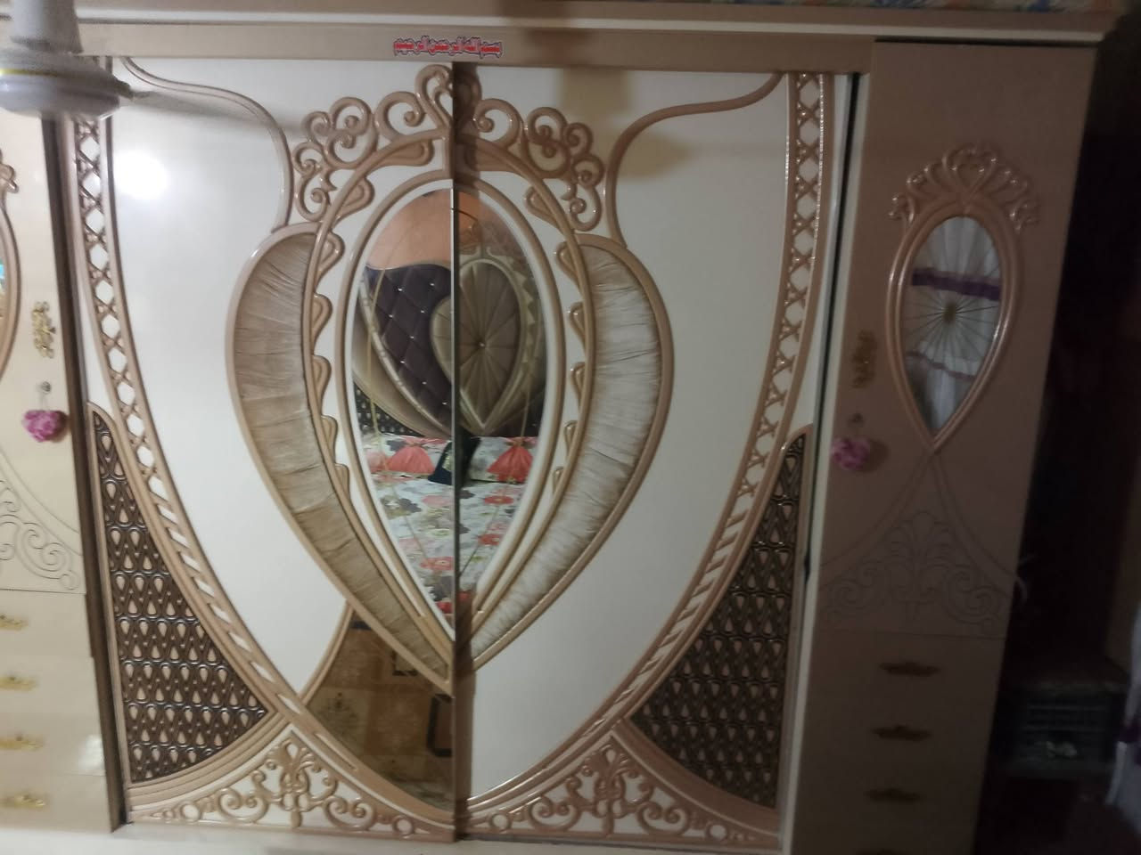 السلام عليكم غرفه نوم للبيع النظافة 95بل 100السعر600وبي مجال الكمان الديوانيه الستفسار خاص لو على هاذه الرقم  ‏‪***********‬‏
