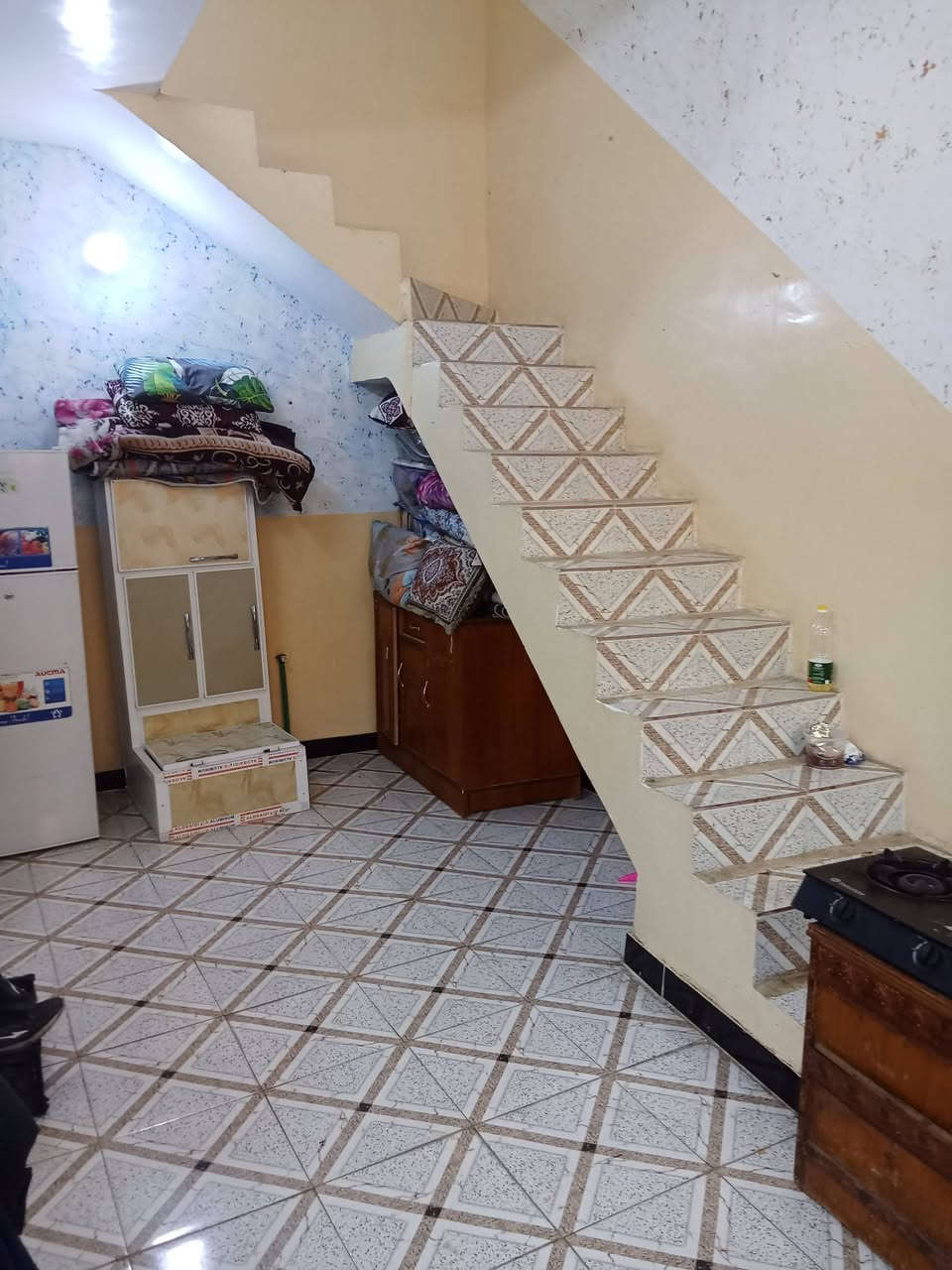 بيت للبيع المساحه 65 سبع قصور قرب السده ثالث فرع عله ايدك اليمنه السعر 30 مليون قفل غير قابل للعمله بي خاص واتساب ***********
