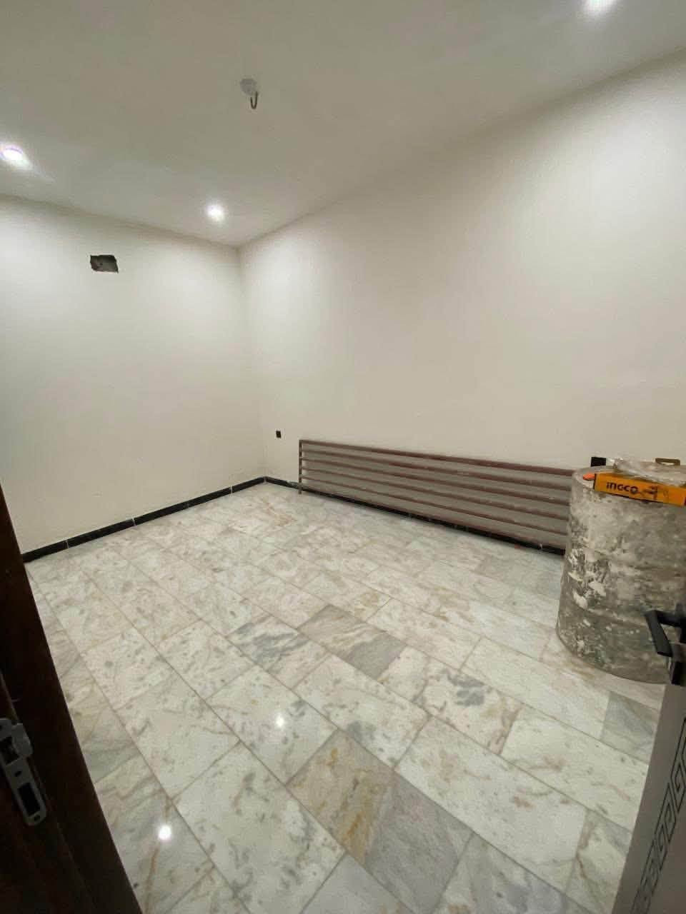 للايجار في منطقة السيدية

دار سكن مساحة 80 متر Modern🌟

يحتوي على ثلاث غرف نوم

واحده ارضيه وصالة ومطبخ وخدمات عدد (2)

ايجار الدار مليون و250 قفل غير قابل للتفاووض

موقعة السيدية الضباط

للاستفسار :***********
