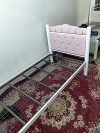 عندي جرابي حديد نفر القياس 90/200 اخو الجديد ثنينهن رايدهن 100الف قفله...