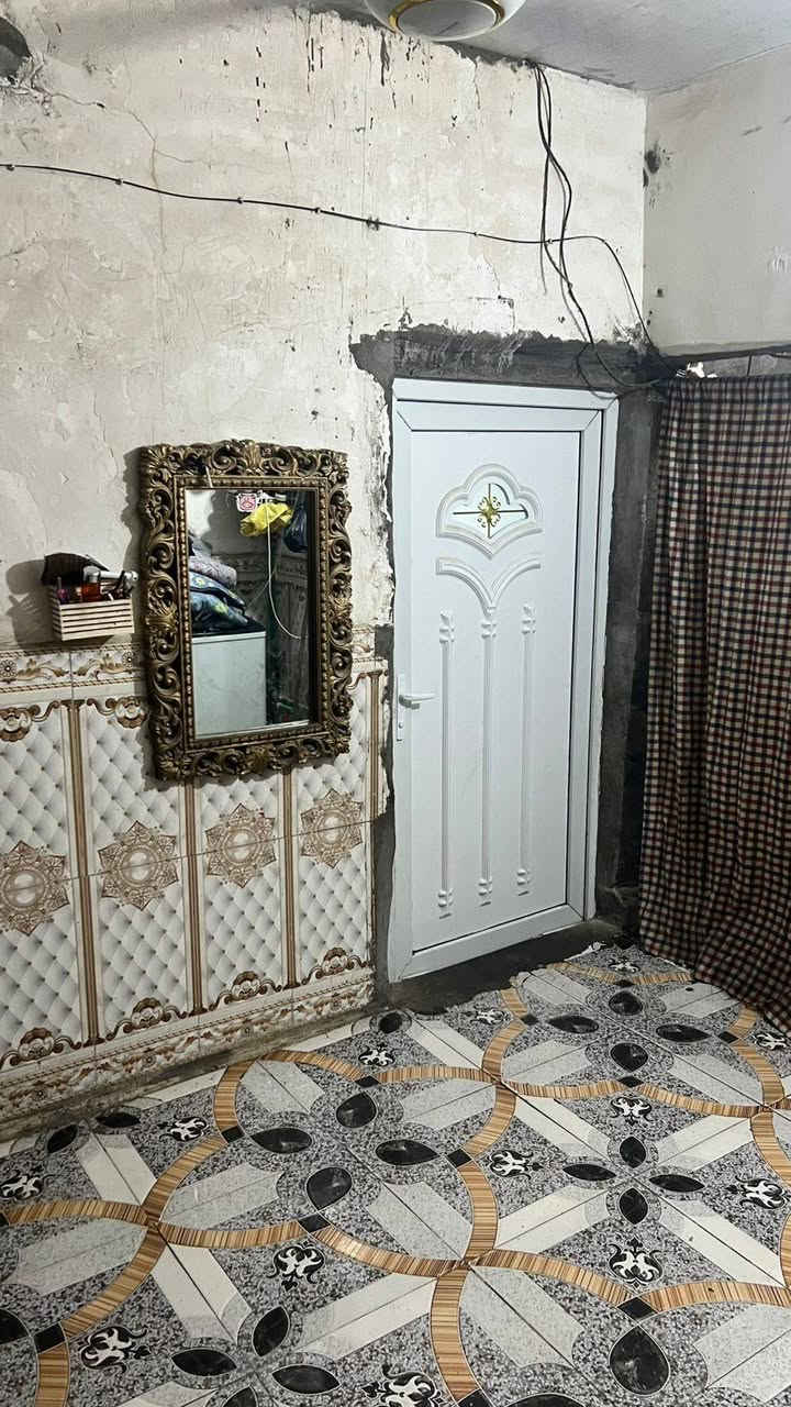 مشتمل  تجاوز للبيع  سعره ٦وبيه مجال يحتوي على غرفه  ٥ونص طولها وعرضها ٣ونص والهول ٣الطول والعرض ٣ مطبخ مترين  ونص تقريبن  والصحيات  ٢في ١  المشتمل كله سندويش  البيت لاعليه تبلغين ولازاله  مكان البصره منطقه العاليه يم  المدارس   رقم التلفون *********** رجائن الموشراي  لايراسل ولايعلق
