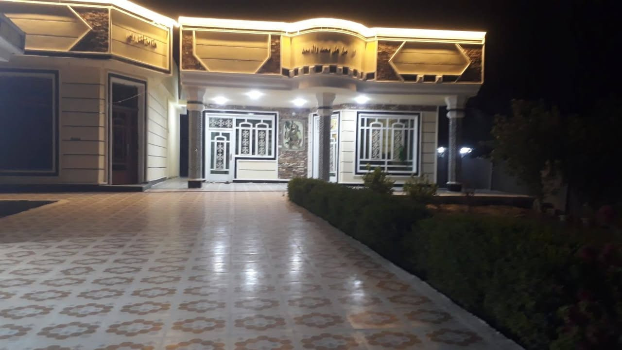 السلام عليكم للبيع دارمساحه الكليه ١٤٠٠ متر مساحة البناء ٢٠٠متر اضافه إلى استقبال خارجي ١٢متر طابوزراعي سند٢٥ تحويل مباشر العنوان بابل حله النيل مباشر على طريق النيل القديم  استفسار اتصال ***********
