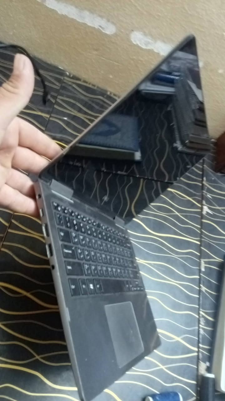ديل • شاشة لمس • مقفل