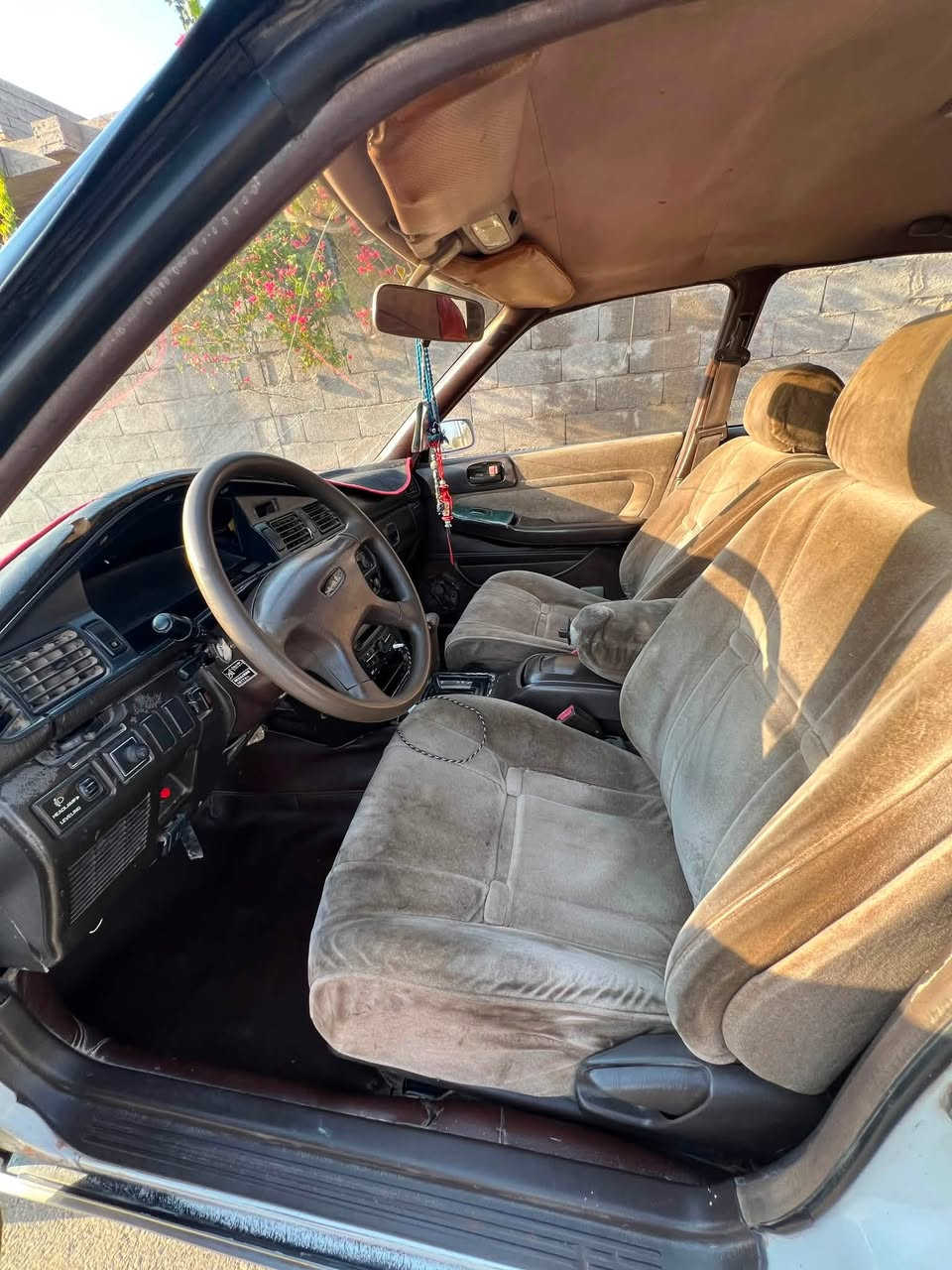 مارك شطح موديل 92
سياره نضافه فول كير ومكينه مكفولات 
تبريد ثلج
تيارات تخم جديد
كهربائيات شغاله 
سدر نضافه 80‎%‎ 
السياره بأسم الوالد تحويل مباشر هزه ما ساقطه سنويه لل 2030 
السعر 48 وبيعه مجال قليل 
الرقم ‭***********‬
