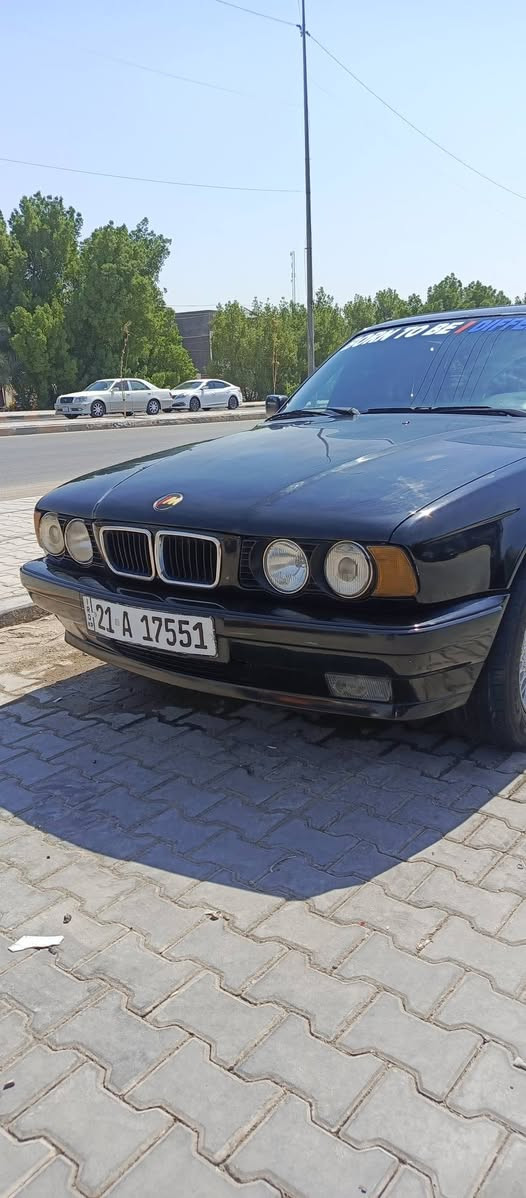 السلام عليكم 525 سكر فانوس 
سياره موديل 92 
سياره اصل دبل ايرباك واصل بجم عريض سياره جاهزه للاخير ما ناقصها ولا الف تخم تاير حداديه ماكينه كير كلهن شرط سياره نعمه من الله المكان نجف الاشرف 
تفاصيل على هذا الرقم 
*********** النجف, العراق
