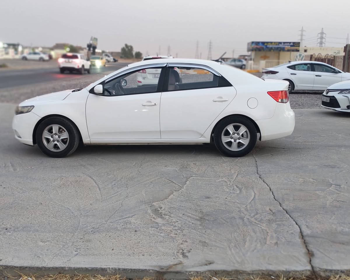 🚗 للبيع سيراتو
🔹 موديل: 2012
🔹 المحرك: شرط
🔹 الكير: شرط
🔹 السعر 98
🔹 السيارة بلا صبغ
🔹 يوجد فقط تعديل بارد بالجاملق الأمامي
🔹 السيارة نظيفة وجاهزة للاستخدام

📍 للتواصل: ***********
