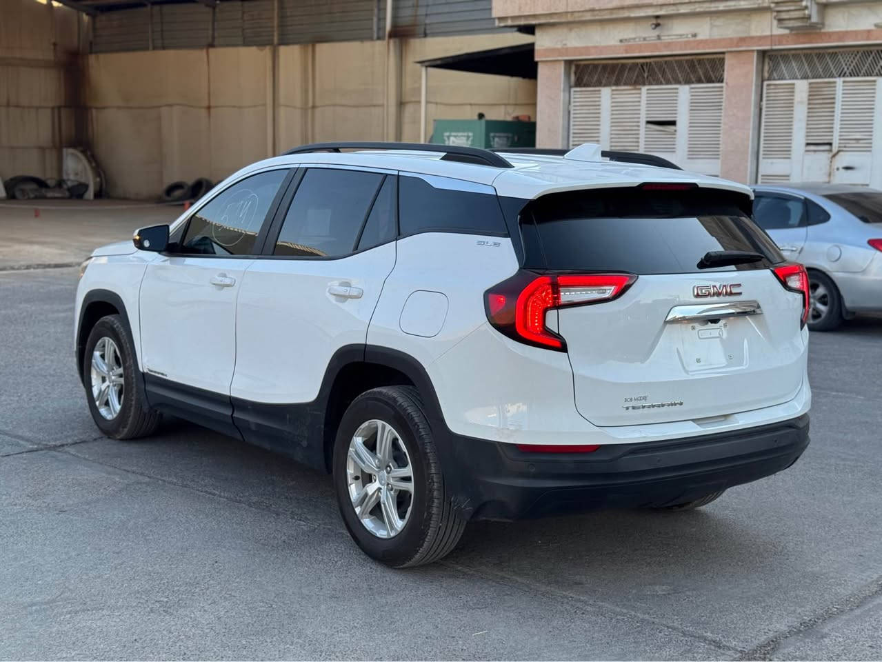 GMC Teirran SLE 2024 ج ام سي تيران

جاهز بدون مصرف 💯
كل شي بلادي شركة 💯

جملغ و بوند صبغ و رقم شاصي بالصور
١٨ الف ميل ماشية و ارباكات طاك

مواصفات SLE 🔝 بصمة و شغال و كشنات هيتر
شاشة كبيرة و ويل كروم و رادار و حساس و نظام اوتو هولد و بريك بصمة و نظام تراكشن و لايت ليد و زينون.....

شرط الترقيم اربيل دهوك سليمانية ✔️

سعر 🔥 140 ورقة و مجال بسيط
مكان عقرة "ئاكرێ"
واتس اب و كورك *********** اكر, نينوى

