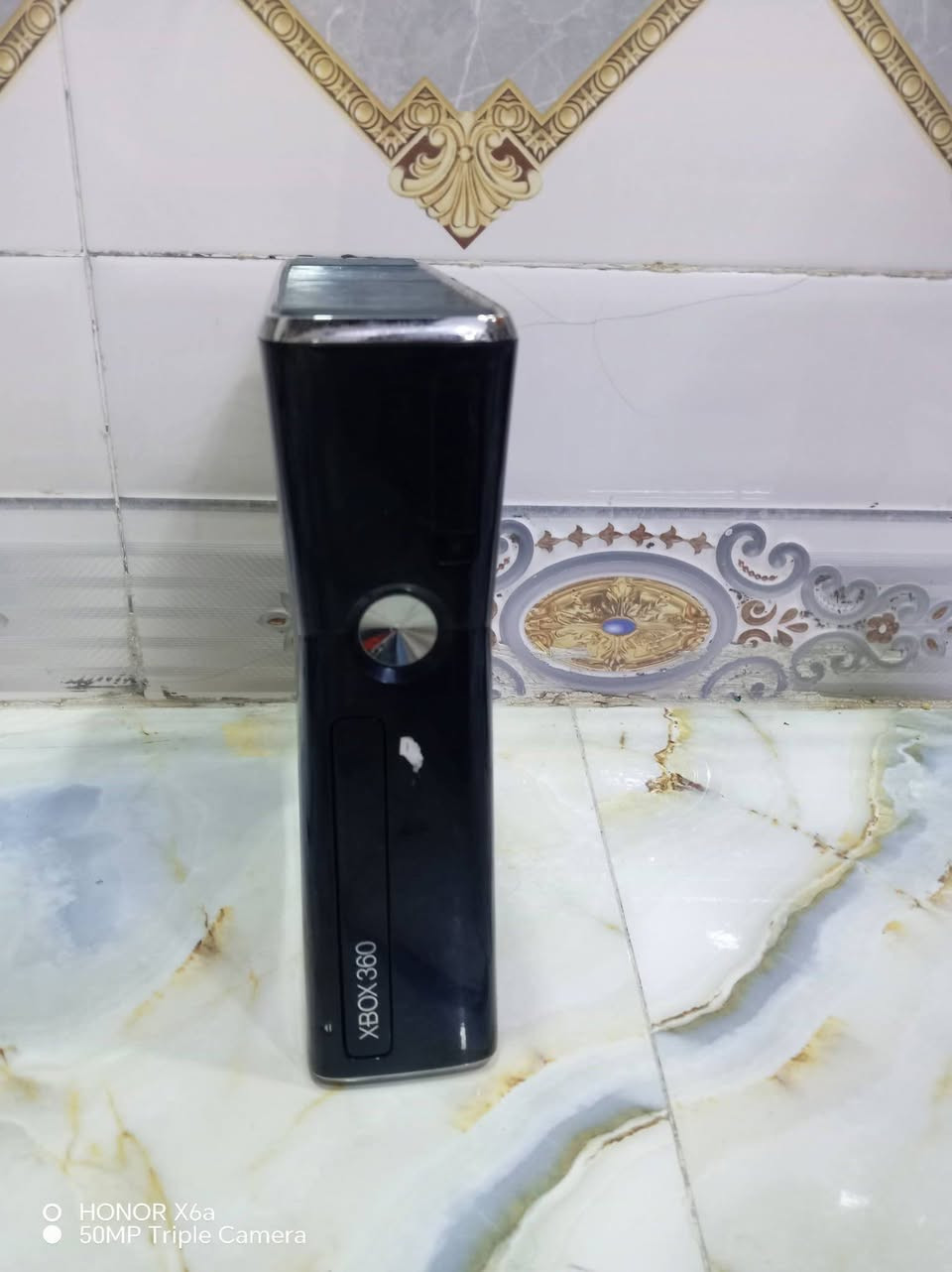 السلام و عليكم إكس بوكس 360 150لعبة كامل الأغراض يدة وحدة ام الواير فقط للتواصل والاستفسار *********** مكاني بغداد السعر 100 شاحنات موجوده كلشي موجود
