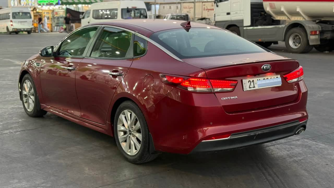 السلام عليكم 
كيا اوبتما 
مواصفات S 
موديل 2018 
ماشيه 100mi
رقم سليمانية 
باسمي سنوية وهزه جديدة
كير مامفتوح محرك 2400 مامفتوح 
صبغ فقط بنيد + بارد بلجاملغ الامامي
صور الحادث موجوده بلمنشور 
جاهزه السيارة من جميع النواحي 
سعر السيارة 13,500$ وبيها مجال
رقم الهاتف ***********
العنوان بابل - الحله
