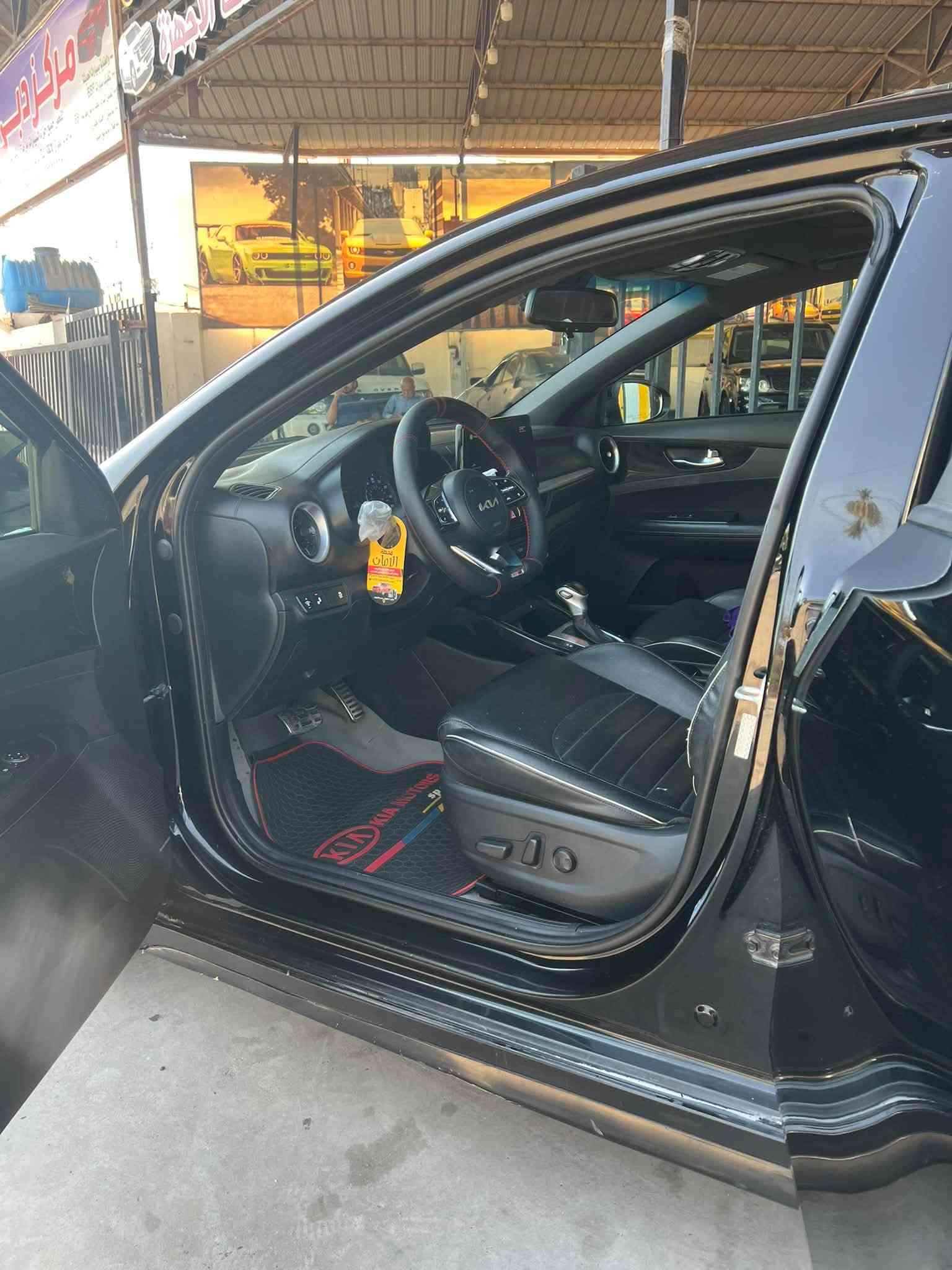 🚗🔥 Kia Forte GT-Line 2022 – فول فول | مواصفات 1/1 🔥🚗
سيارة شبابية + تجهيزات كاملة + نظافة

━━━━━━━━━━━━━━━

📊 الموديل: 2022
🎨 اللون: أسود 🖤
📈 الممشى: 53 ألف ميل (قابل للزيادة)

━━━━━━━━━━━━━━━

💎 أهم المواصفات والتجهيزات:

✔️ فئة GT-Line فل كامل 👑
✔️ محرك 2000cc (قوي + اقتصادي) 🔥
✔️ 3 وضعيات قيادة (Drive Mode) 🏁

✔️ رادار أمامي + تحديد مسار 🚗
✔️ نظام النقطة العمياء + مانع انزلاق
✔️ أنظمة أمان متكاملة

✔️ تشغيل بصمة + تشغيل عن بعد 🔑
✔️ دخول ذكي للأبواب
✔️ فتحة سقف 🌤️

✔️ شاشة كبيرة + Apple CarPlay 📱
✔️ أوامر صوتية
✔️ كاميرات 360 درجة 📷

✔️ سماعات Harman – صوت نقي 🎵
✔️ داخلية جلد مختم GT-Line 🖤
✔️ كرسي كهرباء (3 وضعيات)

✔️ تبريد + تدفئة مقاعد ❄️🔥
✔️ تبريد منفصل (مناخين)

✔️ أضوية LED أمامي وخلفي ✨
✔️ إشارات بالمرايا + Back Light LED
✔️ شباك Piano Black + Projector

━━━━━━━━━━━━━━━

🛠 الحالة بكل شفافية:

✔️ نظافة عالية جداً ✨
✔️ استعمال مرتب
✔️ جاهزة للاستخدام بدون صرف
✔️ الفحص مرحب به

━━━━━━━━━━━━━━━
*********** للتصال رقم الهاتف
