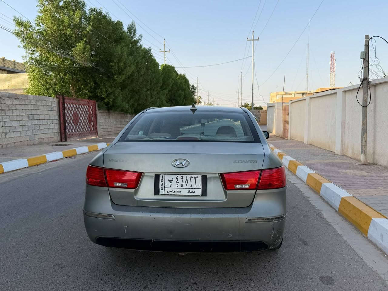 سوناتا 2009  وارد امريكي
ضررها من امريكا الجاملغ امام السائق واكو تصليح بالداخل  
بيها جراد بالكشر البنيد والقمارة والصندوق ما بيهن شي فقط الكشر 
السعر ٨٠ ورقه وبيها مجال بسيط 
بيها ملاحظات اخرى بسيطه 
 صدرها نص عمر 50%
المحرك 4سلندر لا تنقيص ولا تبخير 
الكير تمام الحمدلله 
رقم بغداد بأسمنا 
رقم الهاتف : ***********
                  ***********
الباقي واضح بالصورة 
اقره المنشور زين شوف الصور زين واتصل اذا عجبتك
