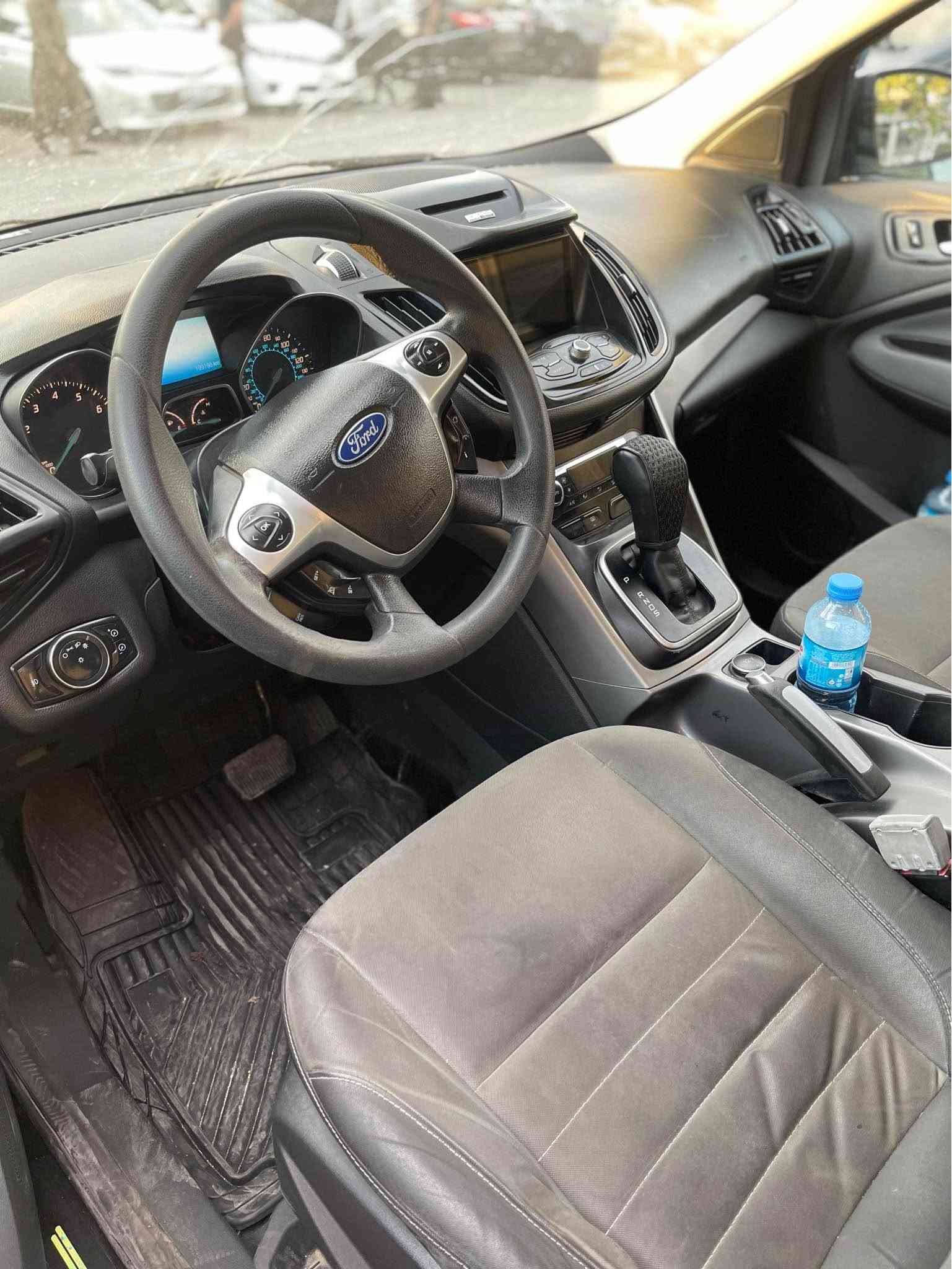 جۆری ئۆتۆمبێل: [ford escape]
• مۆدێل: [٢٠١٣]
• مواسەفات: [se]
• مەکینە و گێڕ: [بەشەرت نەکراوەتەوە]
• بۆیاخ: [١ پارچەی بۆیاخە لەسەر کاڵبوونەوە]
• سەنەوی: [تازەیە]
• ژمارەی مۆبایل: [***********]
• نرخ: [٧٣] السليمانية, العراق
