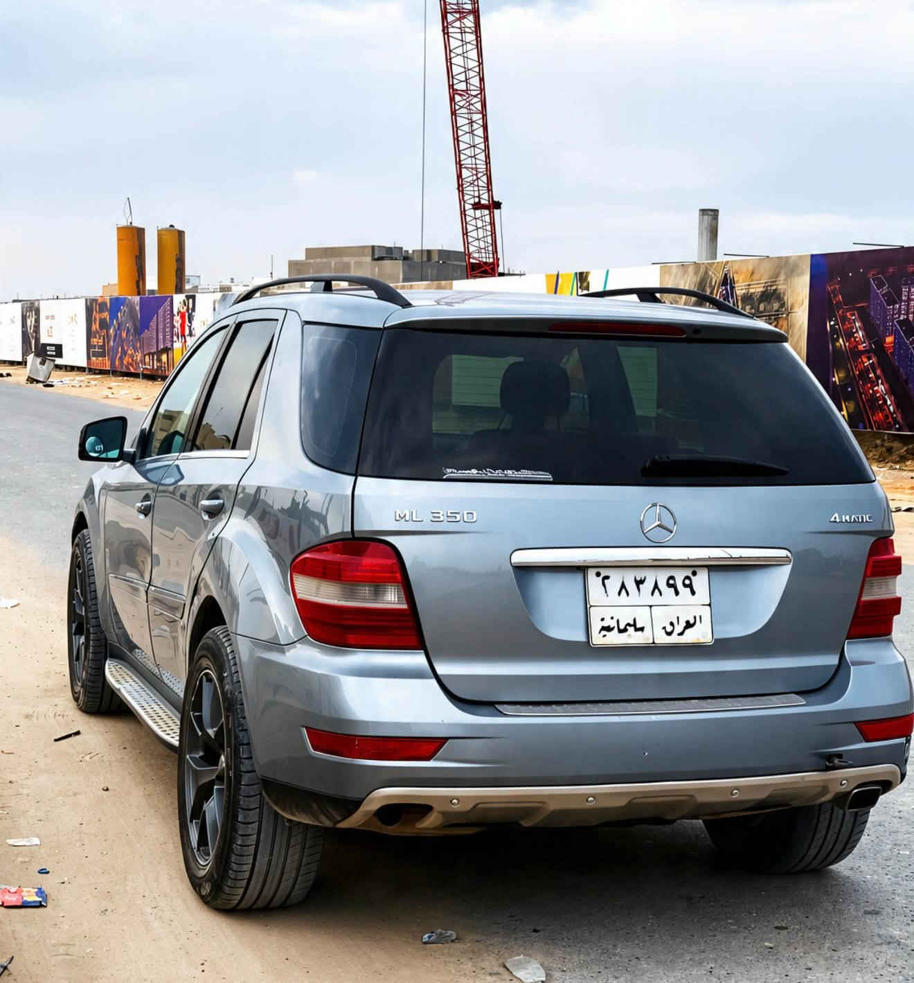 مرسيدس ml350 موديل ٢٠١١ 
مكينة ٣.٥
بيها طعجة بالبنيد وطعجة بالهلال الخلفي 
رقم سليمانية بسمي تحويل وكالة جاهز 
مكاني الديوانية *********** 
السعر 100 وبيها مجال قليل السيارة جاهزة من كلشي
