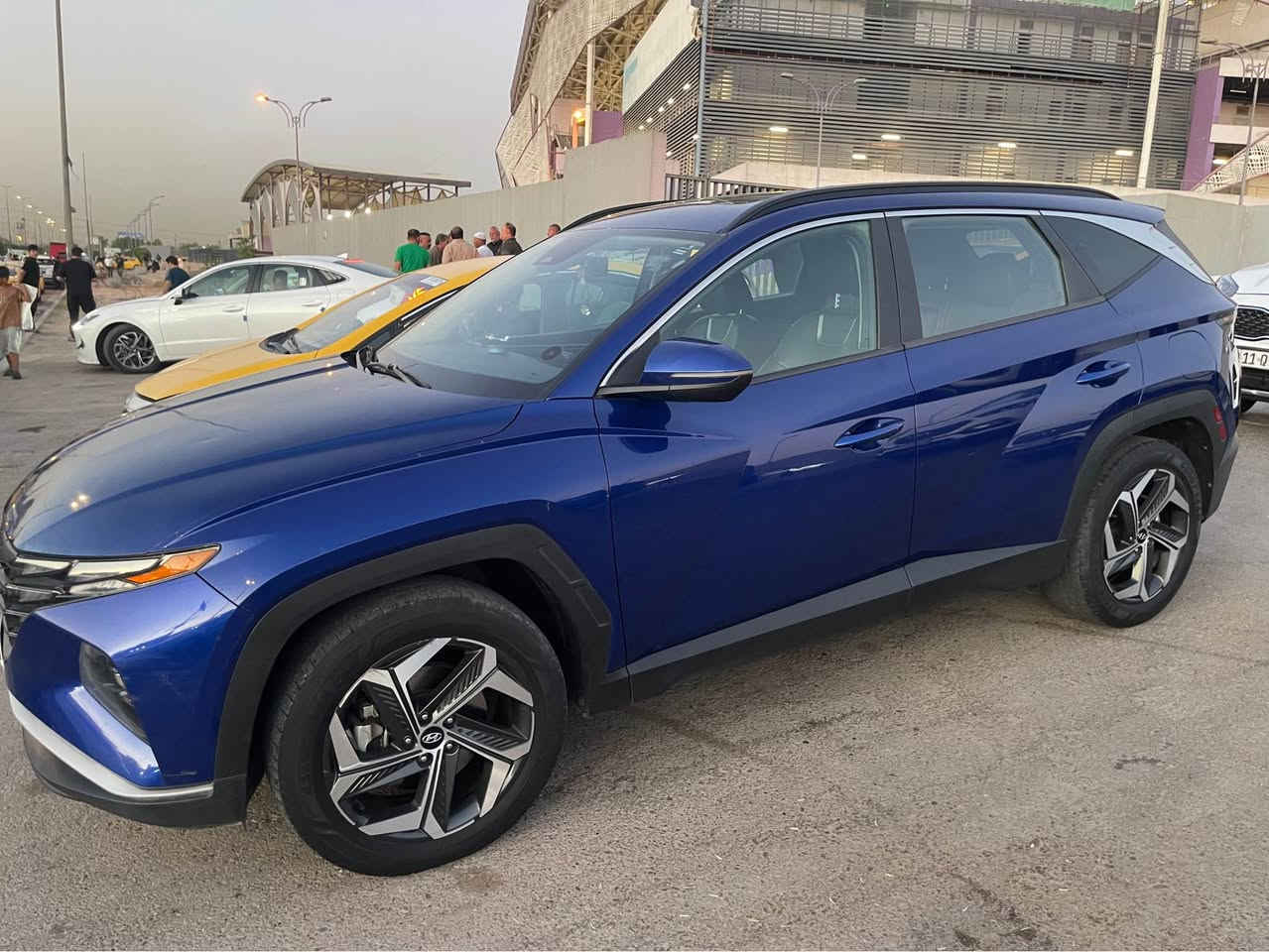 من رخصت صاحب الكروب
توسان موديل 22وارد أمريكي 
حادث بسيط بدايةجاملغ الايمن 
رقم بغداد باسمي 
مواصفات السياره فوووول مواصفات 
كشن جلد 
كشتات تدفئه تبريد 
دشبول دجيتال 
تحكم ستيرن 
قياده ذاتيه 
بصمةتشغيل 
بصمه أبواب 
بصمة صندوق 
سايد بريك دكمه 
ويل 19
إشاره بالمرة 
حساس خلفي امامي
تحذير اصطدام
محركً  2500
بعد بيه هواي مواصفات 
مكاني بغداد 
السعر165 مجال حك الجيه 
رقمي *********** بغداد, العراق

