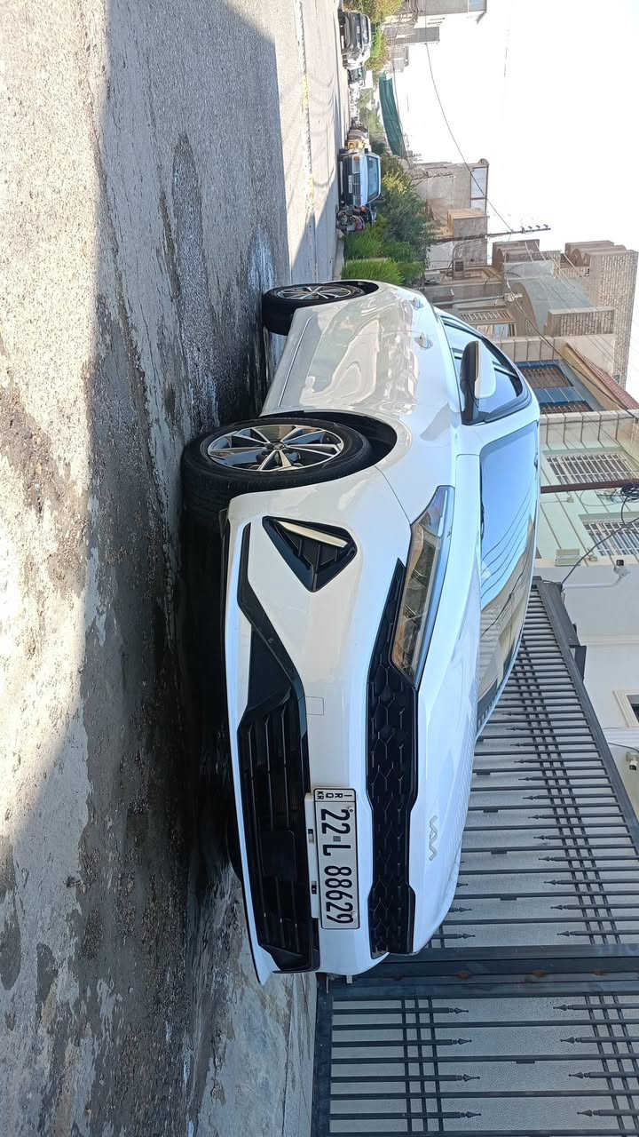 سلام عليكم كيا ثري للبيع مديل 2023 سياره بيها صبغ فقط باب خلفي فقط سياره كير محرك تبريد مكفولات شواصي لغود مكفولات سياره احلى من صور سياره فول مواصفات فتحه سقف شاشه كامراء خلفيه حساسات خلفيه حساسات اماميه سياره خير من الله سياره فول فول مواصفات سياره باسمي تحويل ثاني يوم سياره ماشيه 38الف  سعر سياره 120 وبيها مجال مكاني بغداد كاظميه رقم الهاتف ***********
