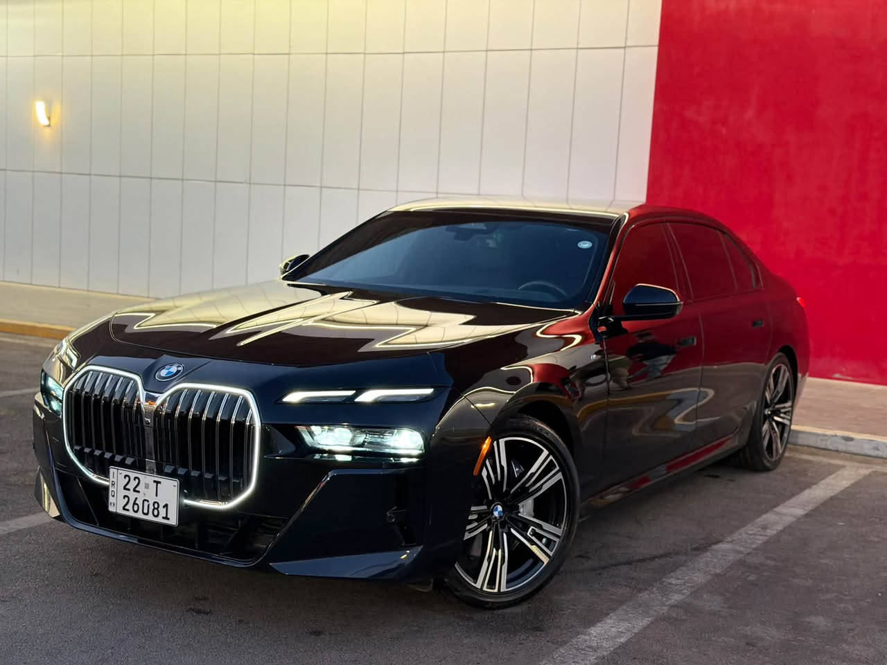 ‏‎‏‎النوع  BMW _ 7 series _ 740i
سنة الصنع : 2025 
‏‎‏‎المسافة المقطوعة: 27,000 Mile
‏‎‏‎سلندر :  V6

                               ***************
‏‎ السيارة وراد امريكي كلين تايتل مكفوله كفاله عامه 

مواصفاتها m بكج بلادي حتى الكشنات مختومه والتخشيب مالتها هم مختوم  
بانوراما + سقف روز لد متغير 
داخل لونين 
سستم صوت 
5 بردات كهرباء
دواخل كريستال 
ميموري كشنات الامامي 
تدفئة وتبريد كشنات 
تدفئة ستيرن 
تدفئة كشنات خلفية 
تحكم كامل شاشه الخلفية عدد 2 
ناظور ليلي 
5 كامرات وكامرة داخليه 
زراكات على الكاميرات امامي والخلفي 
ليد شباك بلادي 
صندوق كهرباء 
بوب 4 شفط 
ويلكب 21 كروم 
وبعدد هواي مواصفات بيها متخلص 

سياره لون مميز Drak blue نيلي على اسود طوخ تنطي لونين 

ورقم و باج تضليل لمده سنه 80‎%‎ 

مكاني المنصور الاميرات 

***********

الي يريد السعر يتصل وبلخدمة
