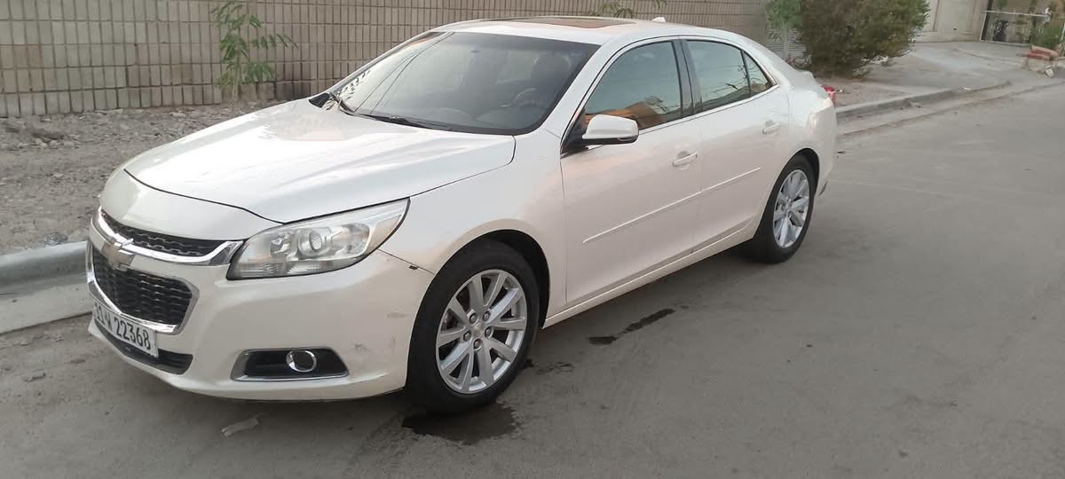 بيع او مراوس 
السلام عليكم اخواني السيارة للبيع ماليبو 2014 فئه LTZ PLUS الوان ابيض صدفي فول 1/1 سياره ماشيه 200 الف كيلو رقم بغداد فول اعلى فئة تجي بالماليبو المقدس مكينه 2500  تنفس طبيعي الحديث بضبط 

المواصفات سلايت طكتين كشنات جلد كهرباء غرفه لوان اسود ودشبول لونين هم شاشه جبيره قلابه + قاصة وشاشة اعطال + كامره دواره رادار امامي وخلفي وجانبي تحديد مسار ونقطه عمياء نضام ملاحه مسجل ماركه pioner فول صوتها 9 دمامات بلادي بصمه تشغيل و4 بيبان  بصمه وصندوك بصمه ويل 19 بلاد رياضي جان بيه بس بدلته بويل كمارو 18 تاير 235/50/18 علمود الطسة تخم جديد دبل كزوز نضام ترحيب لايت عدسه  بلاد كشن ذاكره خزن + ستيرن متحرك اشاير مري + مري قلابه ويه RوD تحكم ستيرن فول + كروز سرعه بك لايت لد سوار بلادي قفل اطفال بلباب + اناره لد بلبيبان وبالدشبول بلادية سيارة جديدة 

حادث شويه بل دعاميه اماميه صور الحادث مع التقرير على الخاص
الاتصال على الرقم ***********سعر ها 110 ورقة وبيها مجال 

مكان بغداد اليوسفيه ناحية الرشيد
