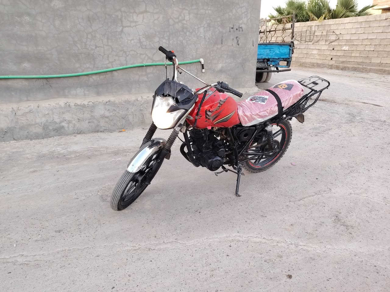 سلام عليكم
#للبيع 

#جمره🔥🏍🏍🏍

#كهربائيات شغال 🚥🚦🔋🚨 

#سلف هندر شغال   يعوزه ربط السلف  👍👍👍👍👍

#تخم #تاير #جديد ⭕⭕⭕⭕🛟

#السعر 290وبه مجال 

👈👈👈👈مكانه صلاح الدين قضاء العلم 👉👉👉👉

📲📲📲📲***********📲📲📲📲📲📲
