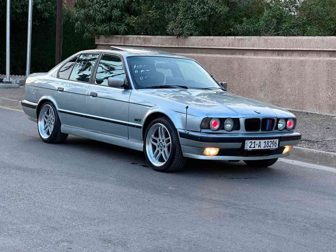 سلام عليكم 
للبيع بي ام دبليو موديل 1994 اصل حجم 525i مسكر فانوس
رقم سليمانيه الدولي سنويه ورقم جديد تحويل شوكت متريد 

كير اوتماتيك بلادي محرك وكير جدد مكفولات من اي شي 

ضفيره من الطول لطول واير جطل ماكو بيها كلها بلادي شركه

صدرين خلفي والصدر المامي جديد تراي كلش حلو وناعمه 

تبريد شغال حماوه ثابته نص منضومت مي كلها جديده مبدل

تخم تاير جديد حجم ١٨ دسكات هاندبريك كلشي بيها شغال 

دبل ارباك دركه ام ويل ام دوس ام مري ام بجم عريض فول 

سياره سلايد روف طكتين بجم عريض دوس مري كله ام بلادي 

داخل جلد رصاصي شاشه سنترلوك ريمونت لايت عدسه زنون 

سياره صبغ جماليه مكفوله من اي ضربه او خياس شرط الفحص

السعر 57 ورقه وبي مجال حق الجيه العنوان بغداد حي الجامعه

*********** للستفسار اتصل ممتواجد ع النت
