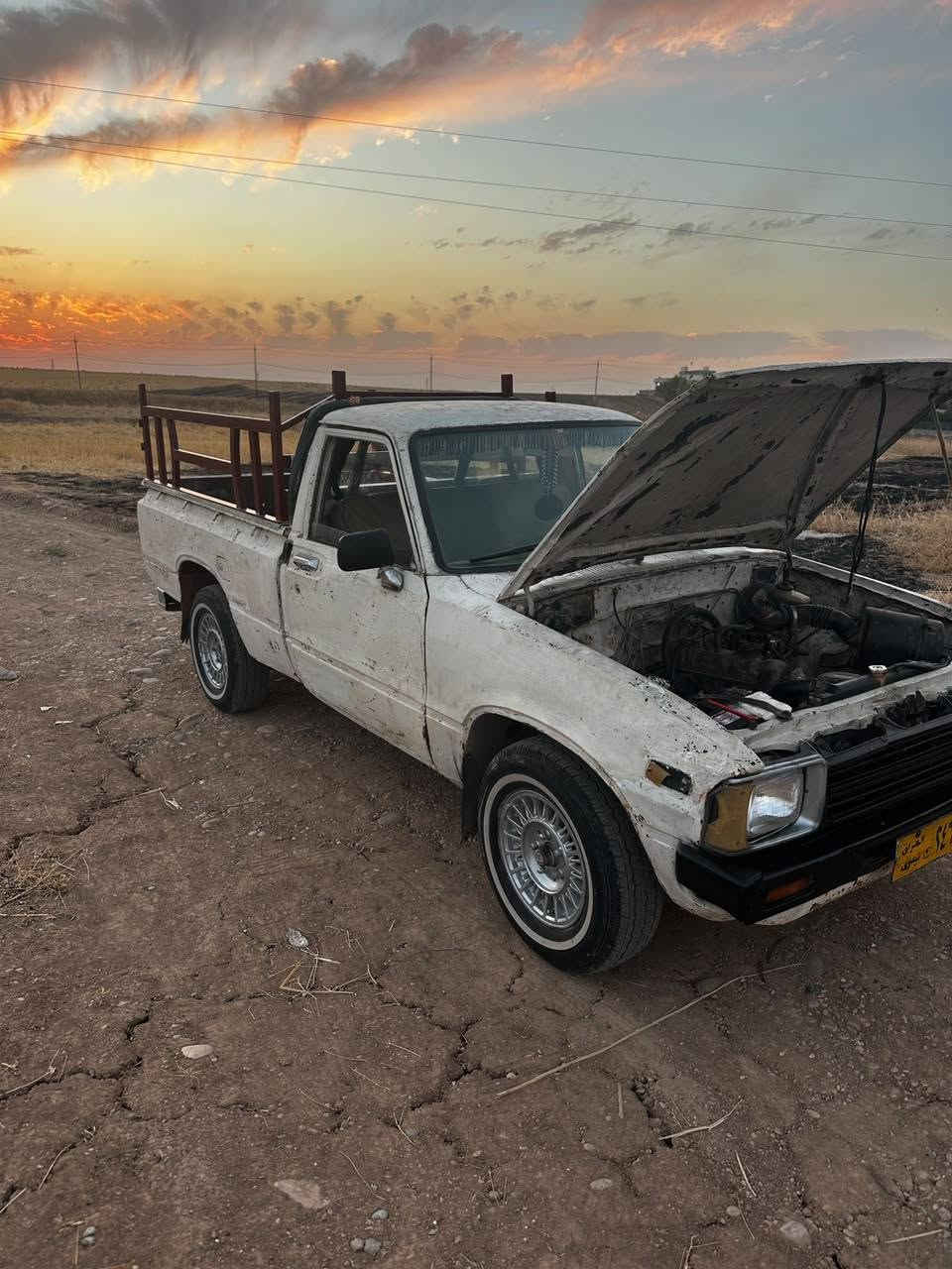 بيكم لبيع موديل 82
سعر 20 وبيها مجال 
كير شرط 
محرك شرط 
اكسنت شرط 
رقم نينوى 
كربون بيها تريد وكاله تريد تحويل 
4 تايرت جديد 
*********** كورك 
*********** اسيا
