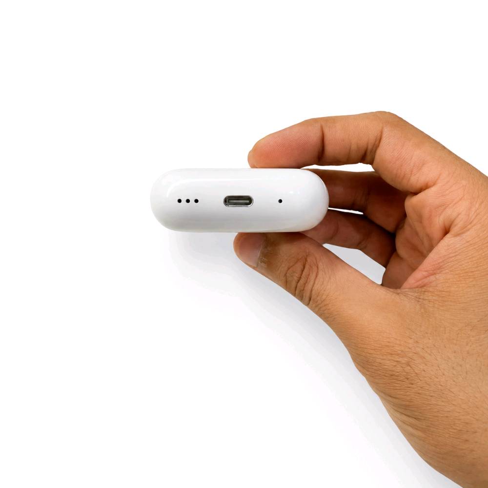 سماعة Airapods Pro ماستر كوالتي
المميزات:

.جودة عالية مع ضمان سنة

. صوت عالي الجودة بتفاصيل واضحة.

. تقنية عزل الضوضاء النشط (ANC).

. وضع الشفافية لسماع الأصوات المحيطة عند الحاجة.

. بطارية تدوم لساعات مع علبة شحن MagSafe.

. شحن عبر منفذ USB-C.

. اقتران سريع وسلس مع أجهزة Apple.

. تصميم مريح وخفيف مناسب للاستخدام اليومي.

. المحتويات:
 علبة شحن 
وكابل USB-C.
6سدادات

.مثالية للمكالمات، والاستماع للموسيقى، ومشاهدة الفيديوهات، والاستخدام اليومي بجودة صوت مميزة