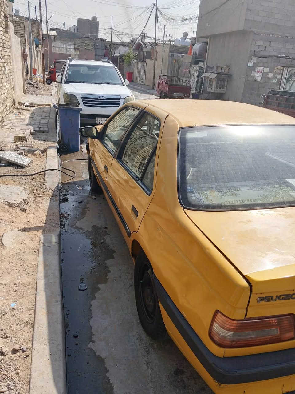 سلام عليكم
بيجو لميس 2013 تكسي
رقم بغداد تحويل مباشر 
مكينه وكير خير من الله
صدرها نضيف لامامي موجود احتياط وياها
تايرات نص عمر
كهربائيات شغالات مابيهن نقص
داخلها نضيف 
سياره بلاديه بس صبغ باب خلف لسايق مبخوخ بخ وبيه طخه بجاملغ لخلفي 
باقي لسياره خير من الله 
نراقصها بريك دوستين وبربرين بيه صوت
سياره عليها هيئه ورقتين يطيحن من سعرها 
سعرها 27وتنزل ورقتين يعني 25وبيه مجال 
مكاني بغداد ام الكبر والغزلان 
***********
للبيع وترهم مراوس
