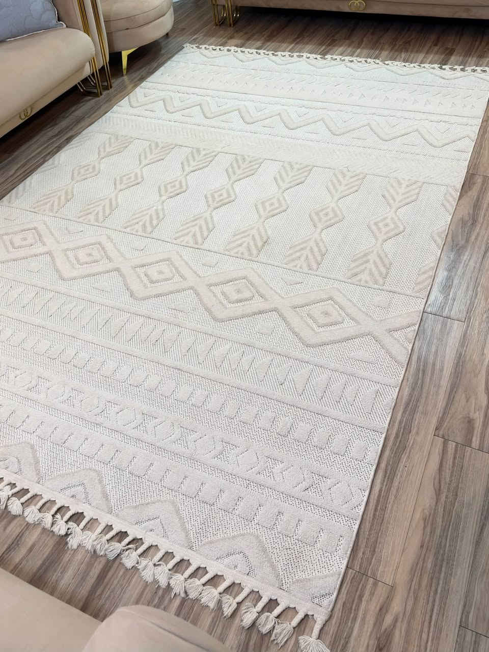 غراض مستعملة للبيع اخت الجديدة 
ستاند عطور نظيف طابقين بـ 20 قفل الف 
زولية بوهيمي قياس 3 مترات بـ مترتين بـ 80 قفل الف
تيبل لامب عامودي ذهبي فكتوري اخو الجديد بـ 50 قفل 
العنوان كربلاء حي الاسرة توصيل ما عندي رقمي ***********
