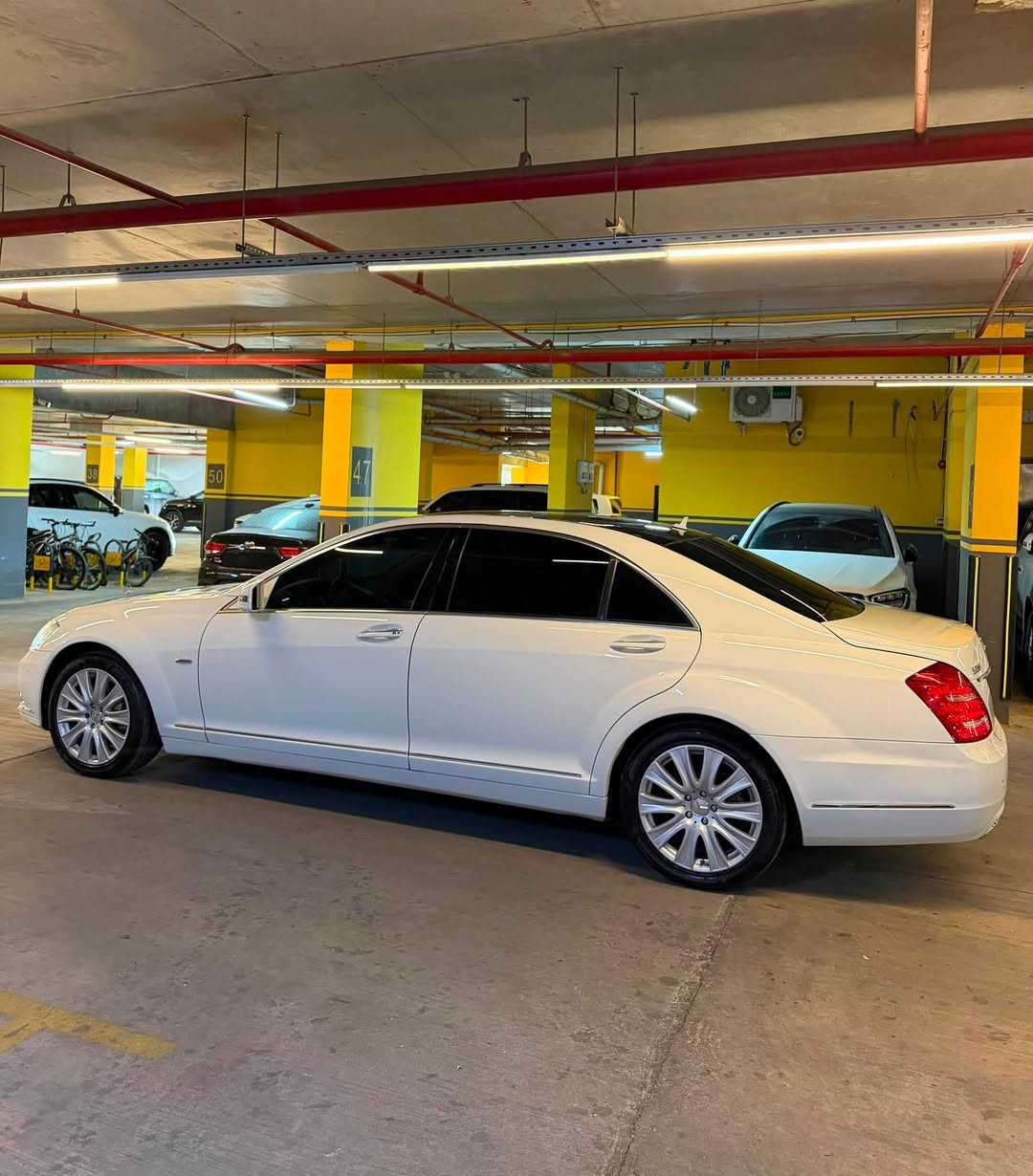 سلام عليكمS350 VIP خليجي وكاله لارج باب طويل فول مواصفات 2009 محدث 2013 سياره جديده جدا بدون دينار مصرف محرك العادي المرغوب هيبه ونعومه وتراي جديد
بصمه بانوراما جلد  
٥ بردات كهربائيه+ابواب شفط  
كشنات تدفئه تبريد+بريك بصمه
ناضور ليلي+كامره حساسات 
صندوق كهربائي+ستيرن كهرباء
شاشات خلفيه+تحكم خلفي
شاشه خلفيه تبريد لمس مري قلاب
نضام خزن ميموري+ كشنات خزن
دواخل لد تحكم ٧ الوان بلادي
دبل ماوس خلفي وامامي تحكم بلسياره
نضام اوتو هولد+نضام اوتو پارك 
كير محرك بشرط ممفتوح صدر تايرات جديد
فقط بيها قطعه ونص صبغ كلير بدون دواخل بدون فتح
سياره شخوط ورصعات مابيها جديده جدا
العنوان:📍السليمانيه
السعر: 185💰
ارقام سنويه جديد راسن احولك 
📲***********
