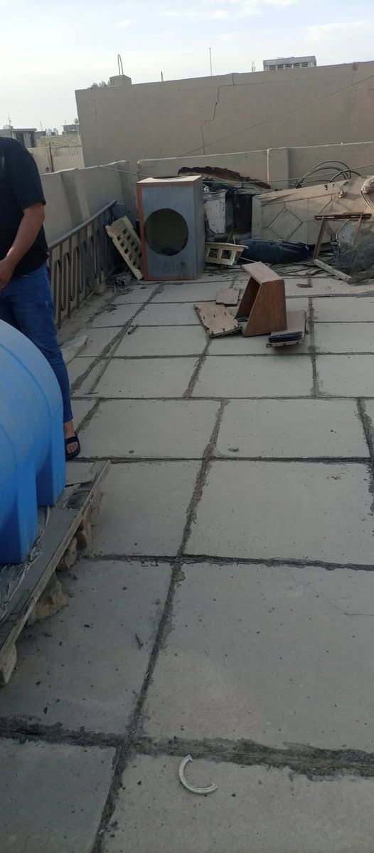 سطح بيتك بيه تشققات أو رطوبة أو آثار نزول مي؟

لا تنتظر إلى أن تدخل مياه الأمطار للبيت حتى تعالج المشكلة.

نقوم بفحص حالة السطح وتحديد أماكن التشققات ومصادر تسرب المياه، ثم اختيار نظام العزل المناسب حسب حالة السطح، باستخدام الماستك والمواد العازلة المخصصة للأسطح.

✓ معالجة التشققات والمناطق الضعيفة
✓ عزل السطوح من مياه الأمطار والرطوبة
✓ تجديد السطوح القديمة
✓ معالجة المناطق حول المصارف والحافات والجدران
✓ تنفيذ داخل بغداد

للحصول على تقييم أولي، أرسل لنا على واتساب:
المنطقة + مساحة السطح التقريبية + صور أو فيديو للسطح.

📞 ***********
