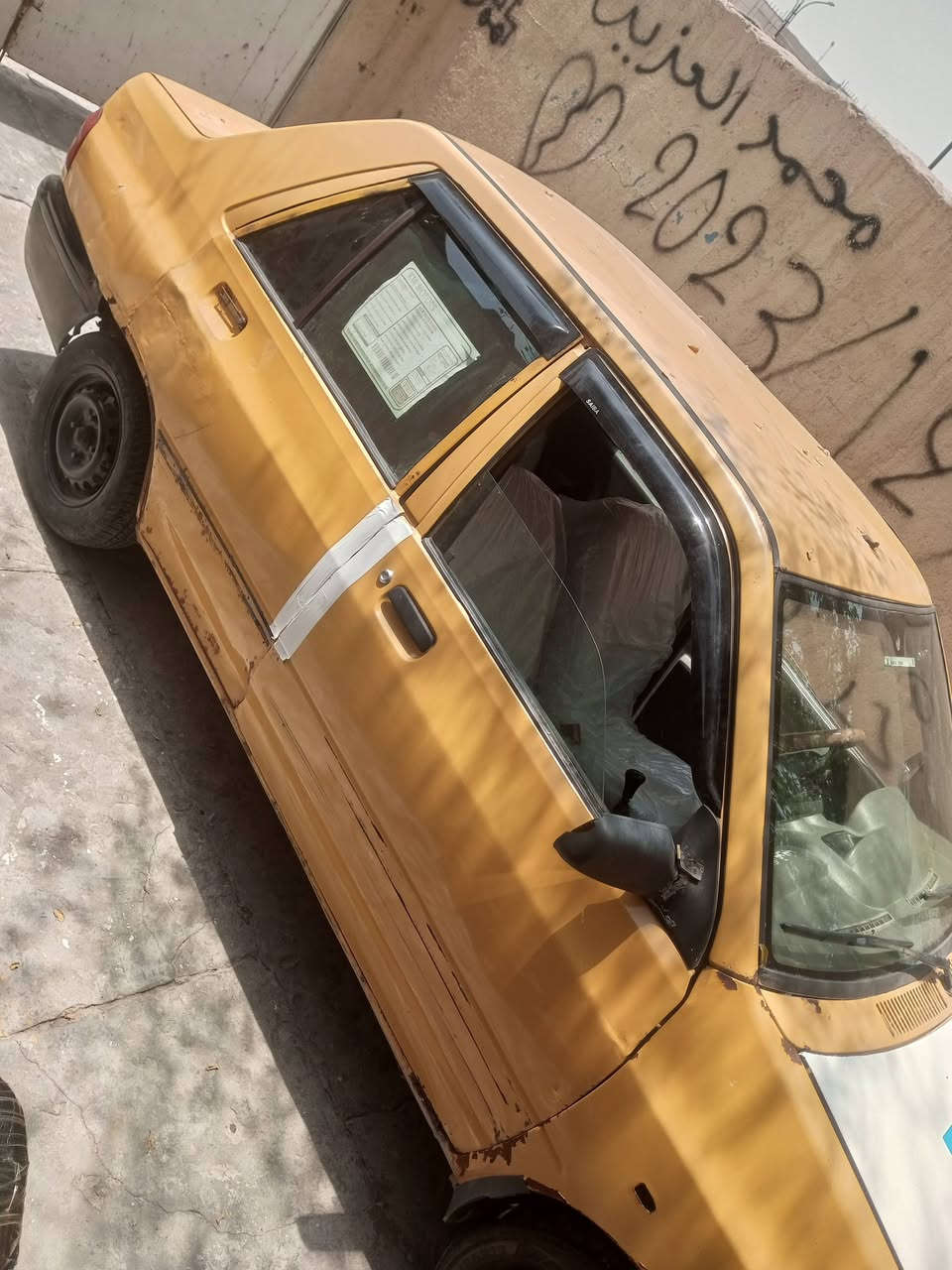 سلام عليكم سايبه مديل16بيها سنويه ستنساخ  لصليه ضايعه رقم بصره بدون تحويل مكينه وكير كارتون بديها حلو حداديه تخم تاير سياره قفلها 10بدون عمله مكان بصره زبير***********
