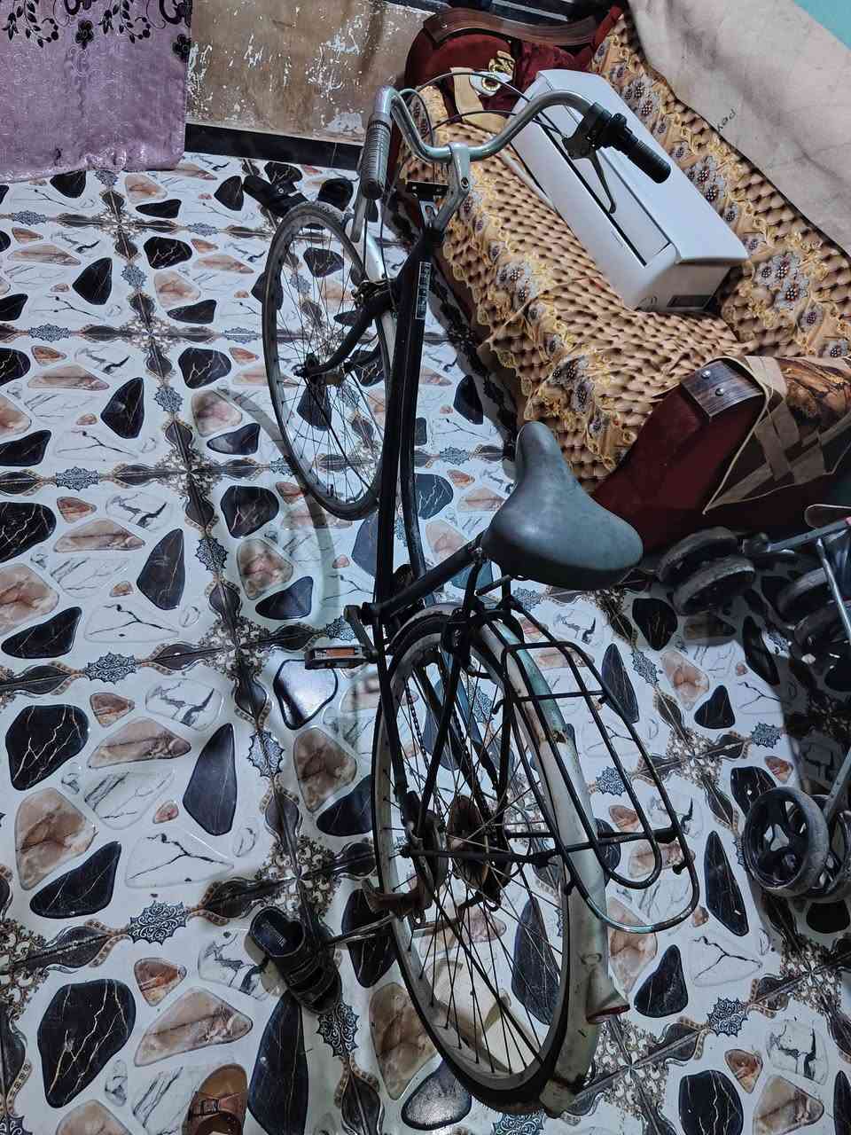 سلام عليكم بايسكل للبيع كلش نضيف اخو جديد اريده 100 بي مجال قليل شراي يجي خاص مكان ابوالخصيب هاذه رقمي  ***********
