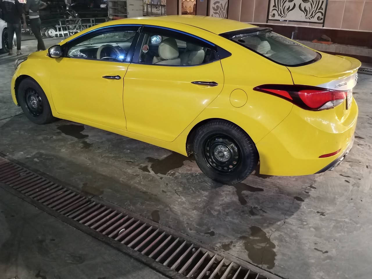 السلام عليكم النترا للبيع خليجي سياره مبدل بيها بنيد بدون دواخل سياره موديل 15 سياره غاز بنزين سياره فول بصمه فتحه سنويه 29 الرقم قادسيه المكان ديوانيه الاستفسار اتصل على الرقم ***********
