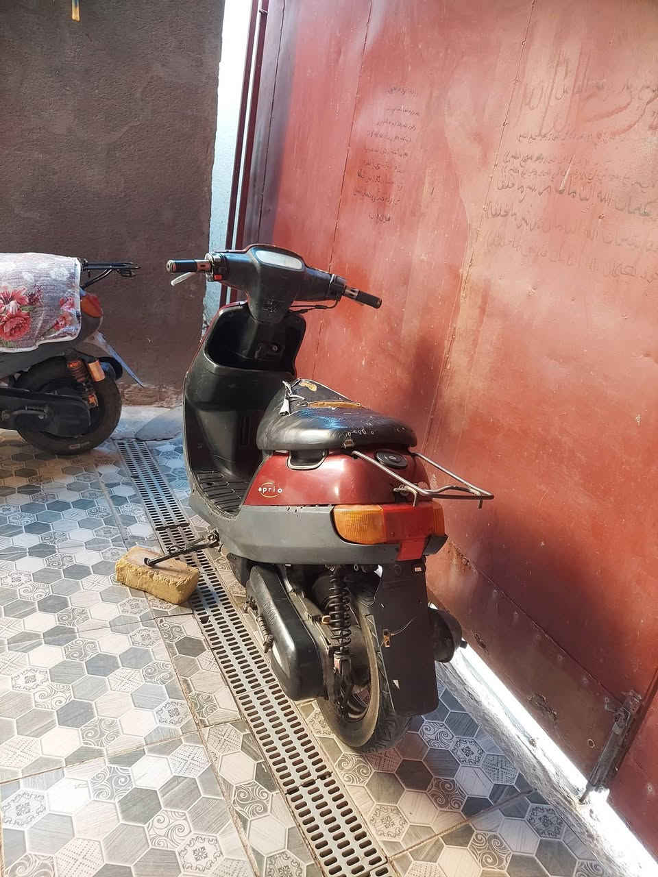 بتره للبيع مفتوحه بستم عوزه باتري وكلوبات اشاير مكان ناصريه مركز سعر 225 وبيه مجال رقم ***********
