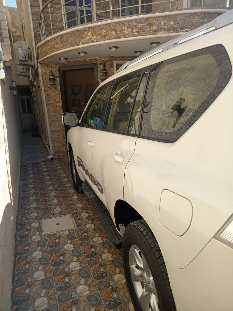 السلام عليكم.. تويوتا برادو موديل ٢٠١٣ كويتي شباك مذهب دبل تانكي ٧راكب.. بصمه.. سلايد.. سبير تعليگ.. ٦سلندر..گير ومحرك مكفولات.. فورويل.. السياره مكفوله من الصبغ والتبديل والحالوب عدا بارد في باب السايق جوه الكتابه الي بالباب.. ماشيه ١١٢ كيلو قابل للزياده.. السعر ٢٥٧٠٠$ مجال بسيط جدآ  ***********  /*********** ابو زيد... السياره موجوده في معرض نور المصطفى بالوزيريه قرب قاعة الريان للاعراس.. الرجاء قراءة المنشور جيدآ ومشاهدة الصور والسونر قبل الاتصال بغداد, العراق
