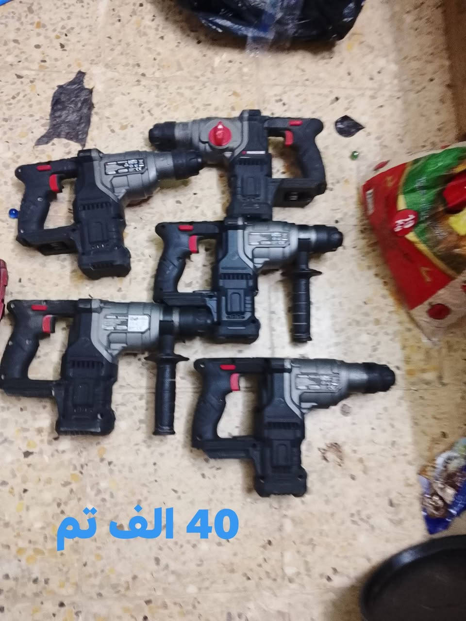 للبيع العدد اليدويه بإله موجود على مازنجر وعلى واتساب وهذا رقم تلفون ***********
