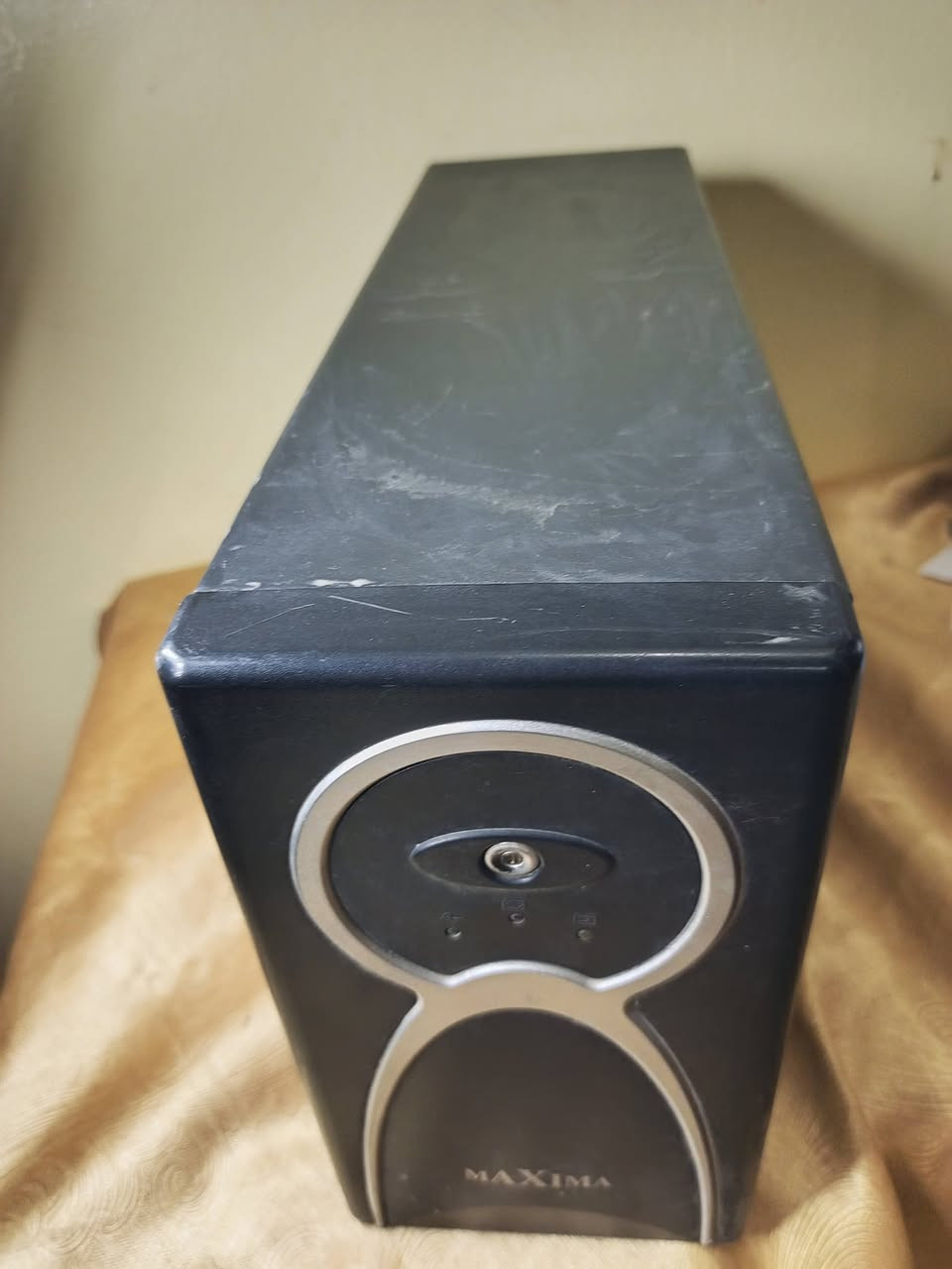 شلعه كامله ب ٢٠ ما تحصل هيج سعر ..
1-ميزان يحتاج بطاريات. 
 2- يو بي اس (مال بلي ستيشن 3)ويمكن تحويله الى يو بي اس الى اي جهاز مثل (بلي4-بلي5-بي سي-والى اخره ....).
3-مقسم للراوتر انتَ عندك قاعه مال العاب وعندك راوتر واحد والراوتر الواحد ينجر منه اربع كيبلات انترنيت للبلي وهذا الحل الوحيد والرخيص من راوتر واحد تقدر تجر منه واير النت الى اكثر من 20 واير للنت مال لبلي.
3- طابعه عدد 2 حجم صغير ما بيهن بطاريات يحتاج بطارياتهن خاصه.
متوفر مفرد .
متوفر توصيل جميع محافظات العراق.
للاستفسار ***********واتساب. 
++متوفر ستلايتات بانواعها.
