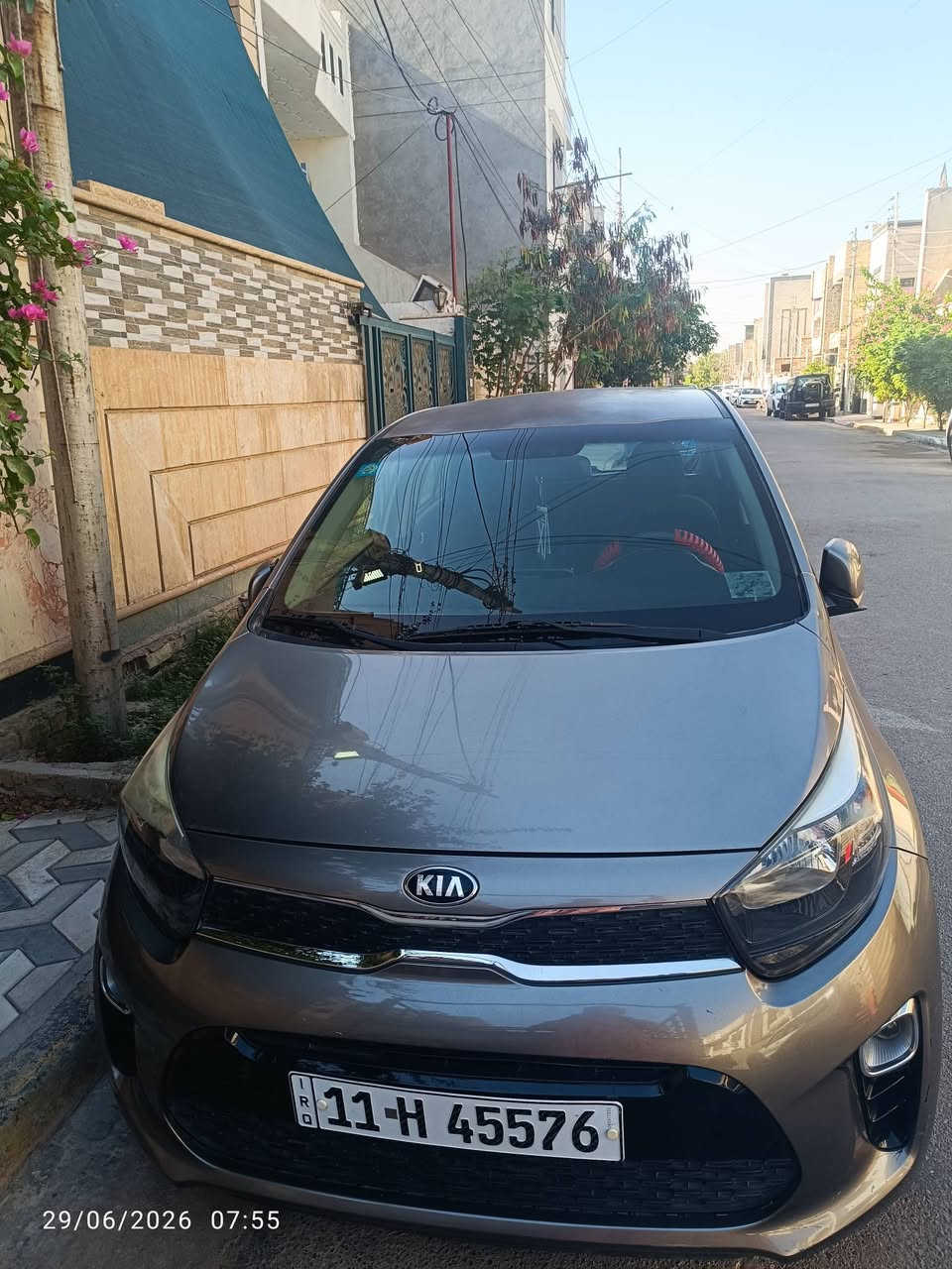 كيا بيكانتو موديل 2019 نظيفة مكفولة من الصبغ والتبديل على وضع الشركة تبريد ثلج و عالفحص لون سلفر لمتد كير اوتوماتيك ماشية 46000 كم بأسمي هزة جديدة رقم بغداد انكليزي رايدتهة ب115 بيهة مجال 
عنواني السيدية 
هاتف ***********
