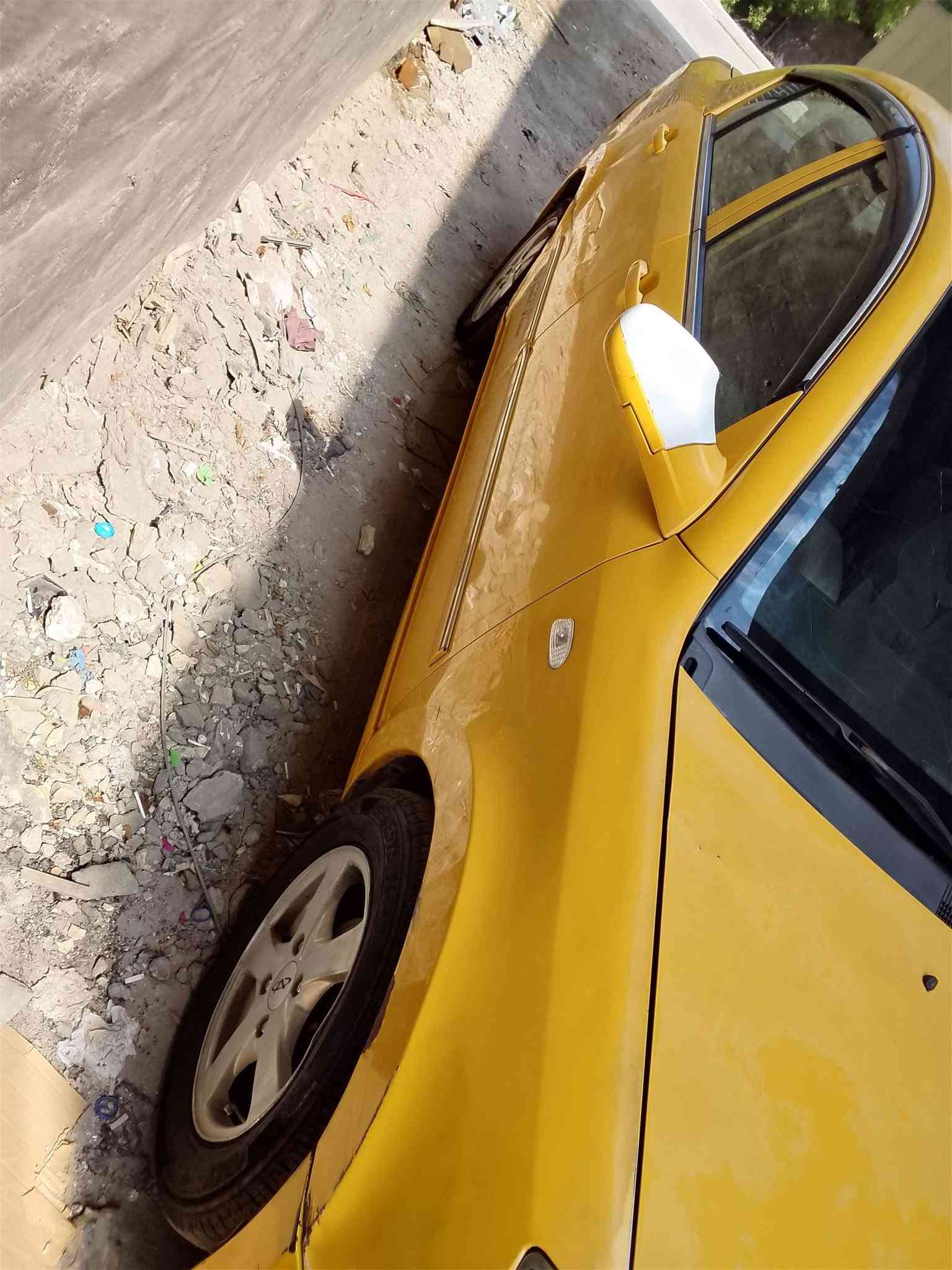 شيري A5 اوتماتيك موديل 11بغداد بسمي سنويه قبل يومين مستلمها 
مصفره مكينه بيها واشرة مال قبق ولفات يهرب دهن شغلته بسيطه 
يرادلها ادامه بلكات تبريد وتتفئ كشر بلادي بس باب سائق مبدل بدون دواخل مكفوله بيها طخات بسيطه مضح بالصور سعر ب29بي مجال تواصل ***********

