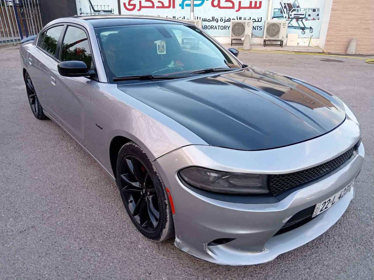 جارجر
2017 اصل
موصفات عادية
رقم أربيل جديد
حادث بنيد امريكة بيها نص جاملغ خلفي بلعراق 
حدادية جديدة 
لايت زنون 
تايرات جدد
تو ويل
مكاني نجف كوفة 
سعرة بلاش 166 مستعجل على البيع
***********
