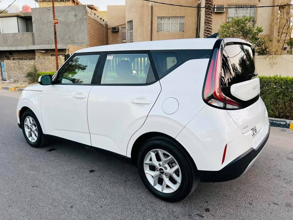 السلام عليكم 

- كيا صول  2023 ( kia soul )

- رقم اربيل الجديد تحويل تحويل او وكاله حاضر

- مكينه  2000 DOSH

- ماشيه 57،500 الف كيلو حقيقي

- السعر 143 وبي مجال

- اللون ابيض 

المواصفات :-  

* شاشه  حجم الكبير + كامرة 

* تحديد مسار + قياده ذاتيه 

* رادار امامي + خلفي + جانبي 

* تحكم  ستيرن فول

- حادث السياره بابين فقط والسونار بالمنشور

- مكان السياره بابل الحله المركز

- السيارة مكفولة من ناحية المحرك والكير والشاصي واللغد والسونار موجود

للاستفسار / الاتصال على الرقم او الواتس 

***********
