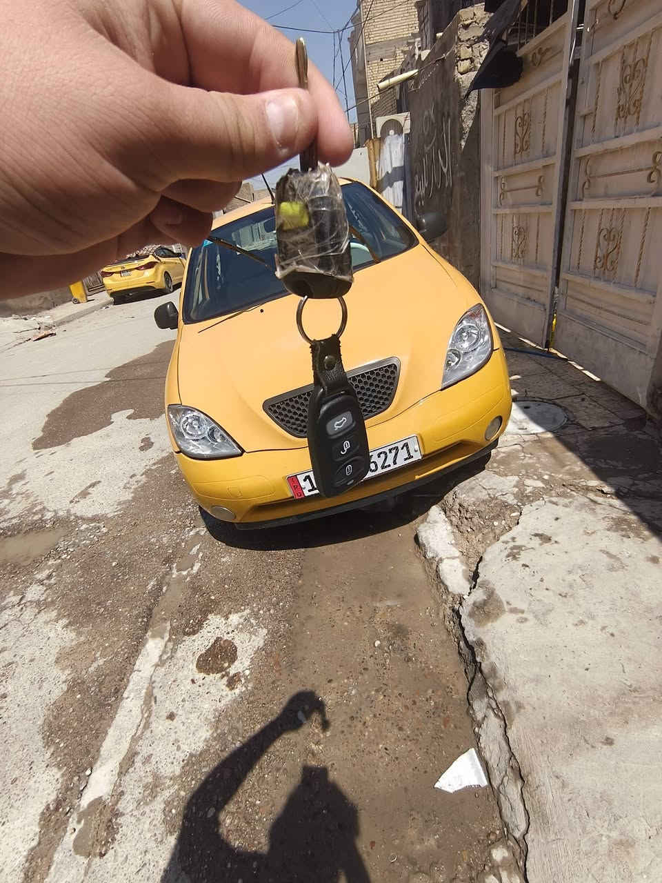 سلام عليكم طيبه موديل ٢٠١٥ سياره كير مكينه مكفول بيها ضربه بل جاملغ المامي مبدل عدى ماكو مصفره هيئه وغرامات بسمي ثاني يوم تحويل كهربيات كلها شغاله تبريد عوزه غاز سياره يرادلها ترتيب مثل دوشمه وتايرات شويه تعبانات صدرها ٧٠٪ كله امبدله هسه العنوان بغداد العبيدي رقم الهاتف *********** بس وتساب متواجد ٢٤ ساعه خاص السعر ٣٢ وبيها مجال
