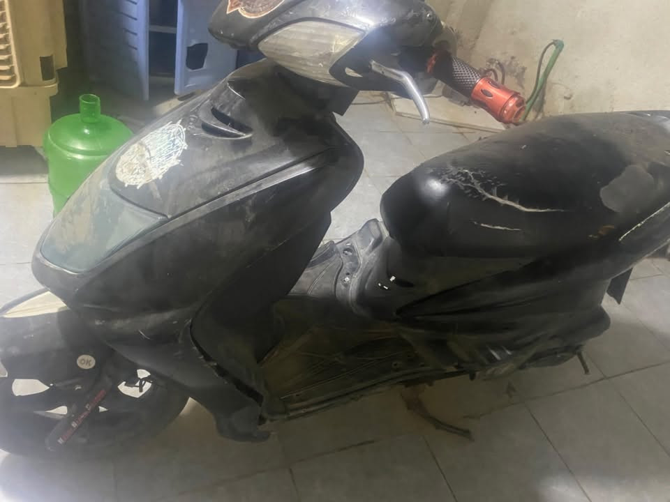 سكنس نثيه للبيع يحتاجله تجفيت ابيع كوم حديد ***********
