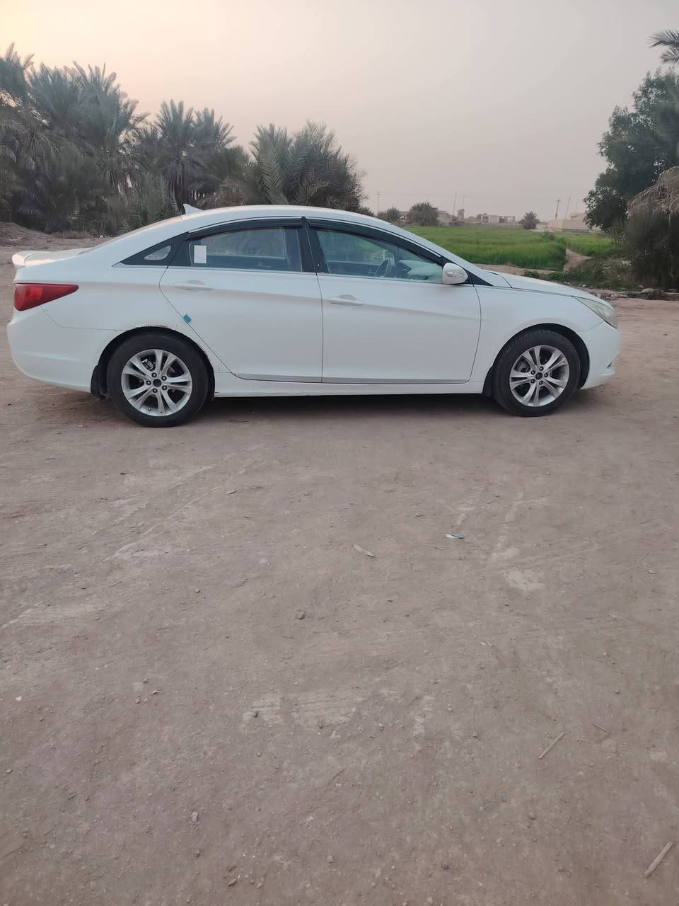 سلام عليكم سوناتا ٢٠١١بصرة بسمي سنويه ل ٢٩ بيه مكان بارد بالجاملغ الايسرقليل وبيه صبغ ب الهلاليات كد شبر ***********
